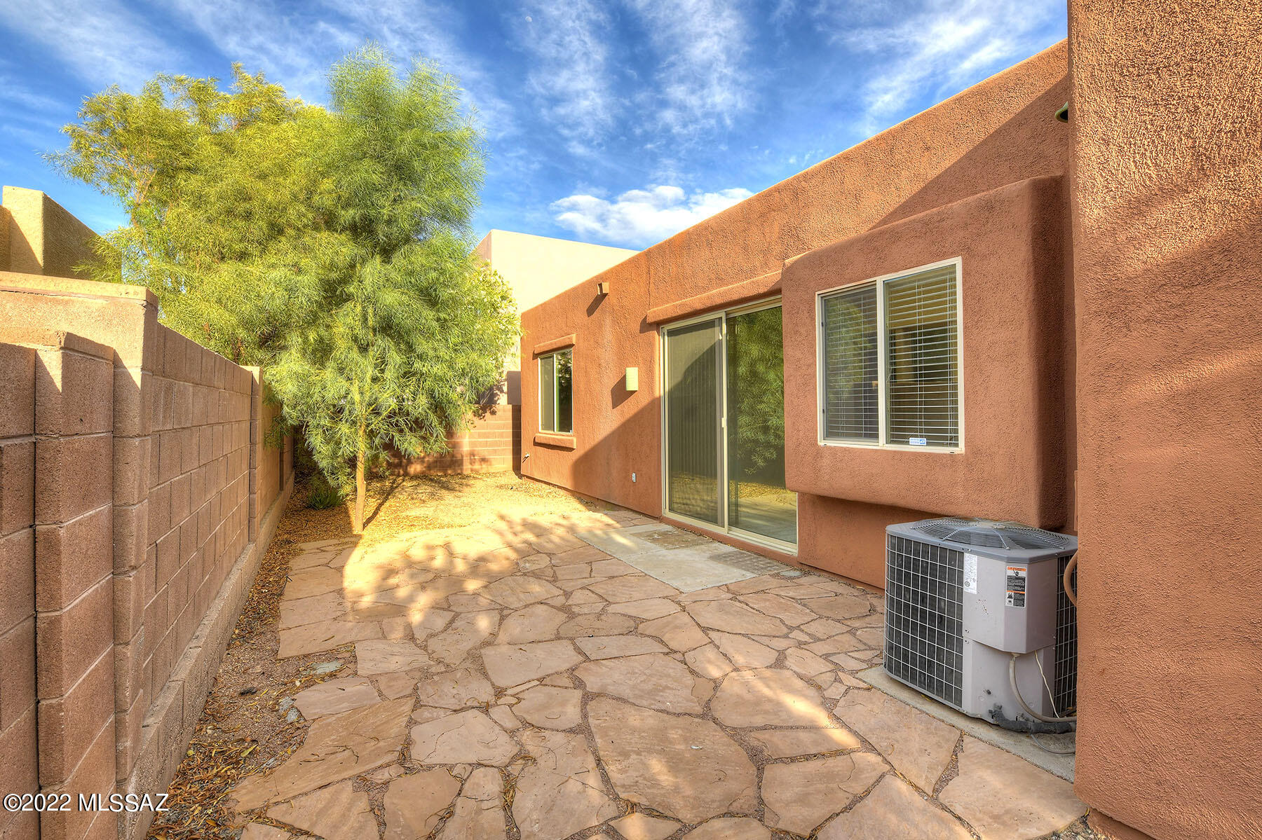 2946 N Cardell Circle