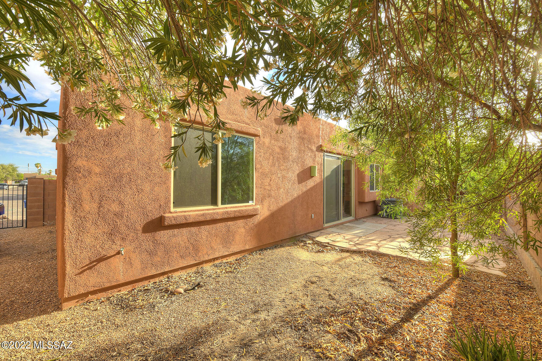 2946 N Cardell Circle