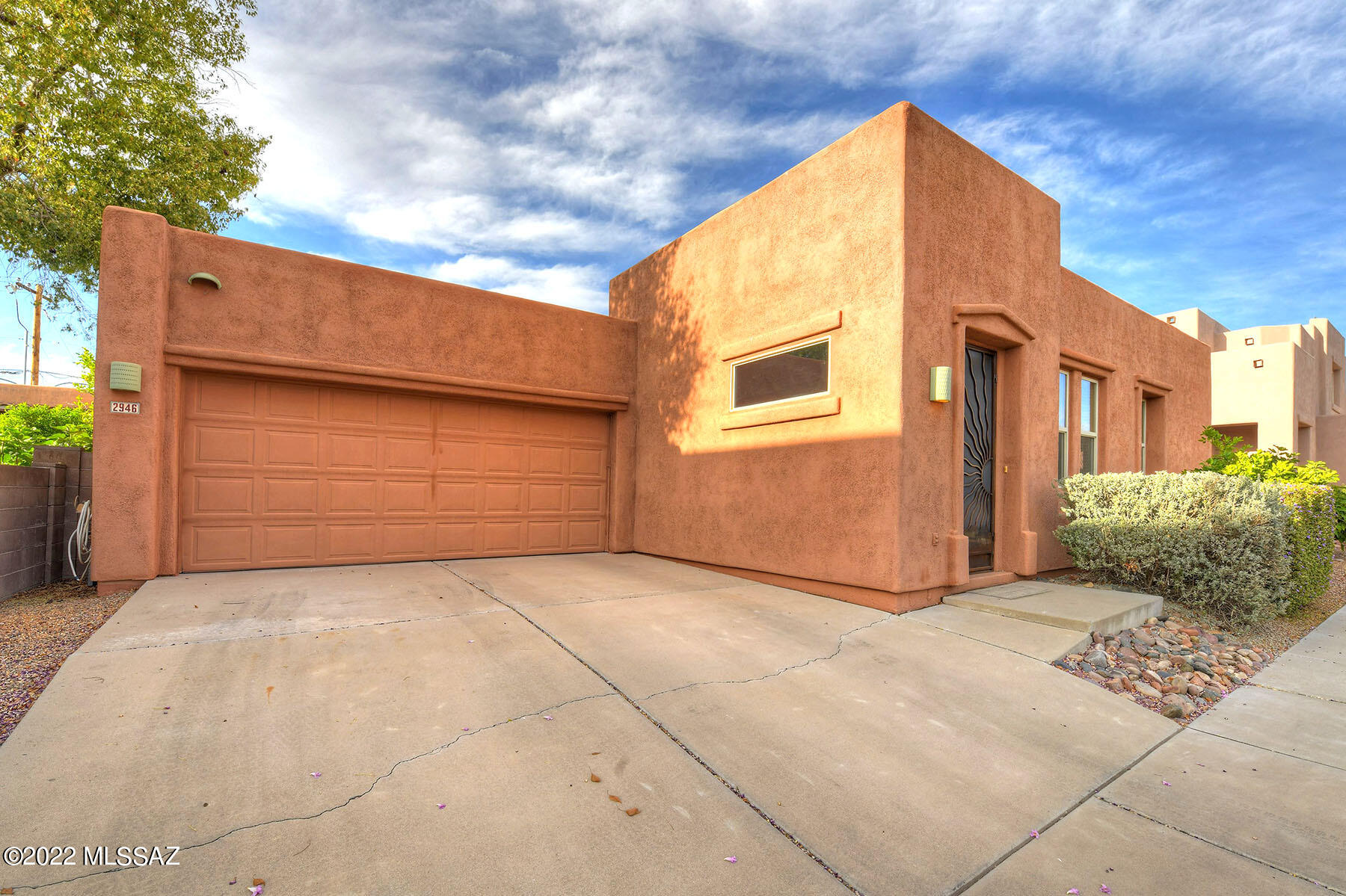 2946 N Cardell Circle