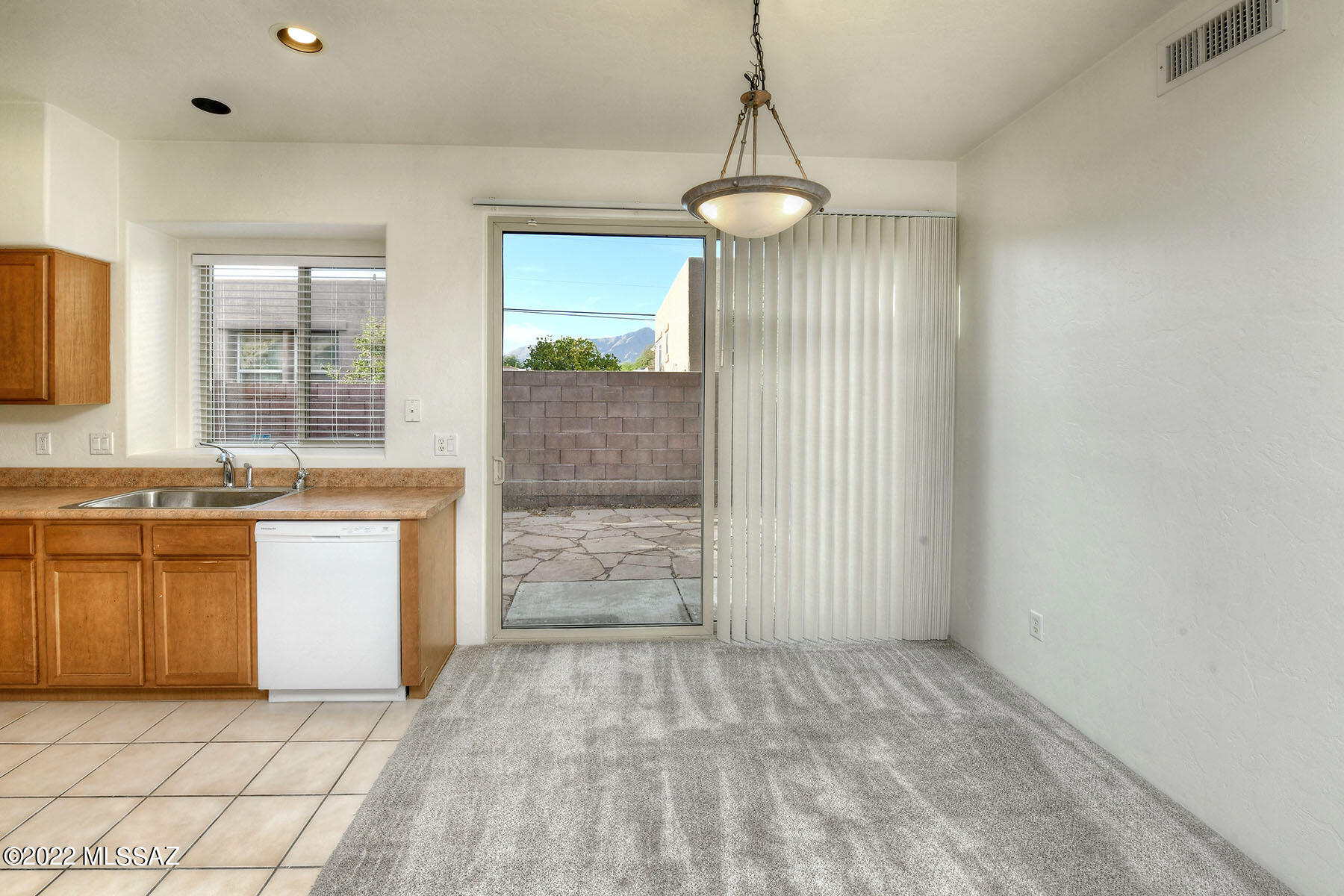 2946 N Cardell Circle