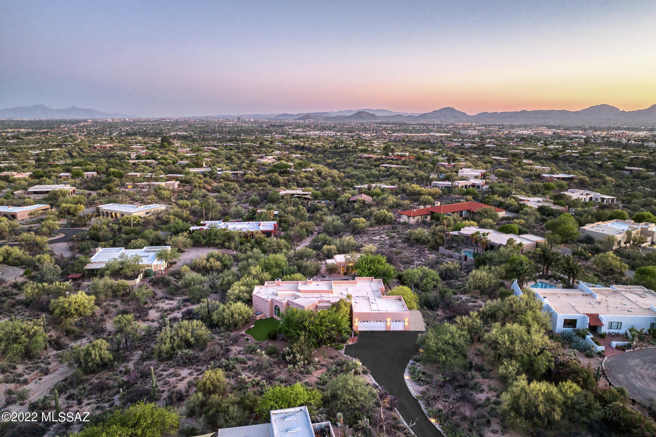 5541 N Via Entrada