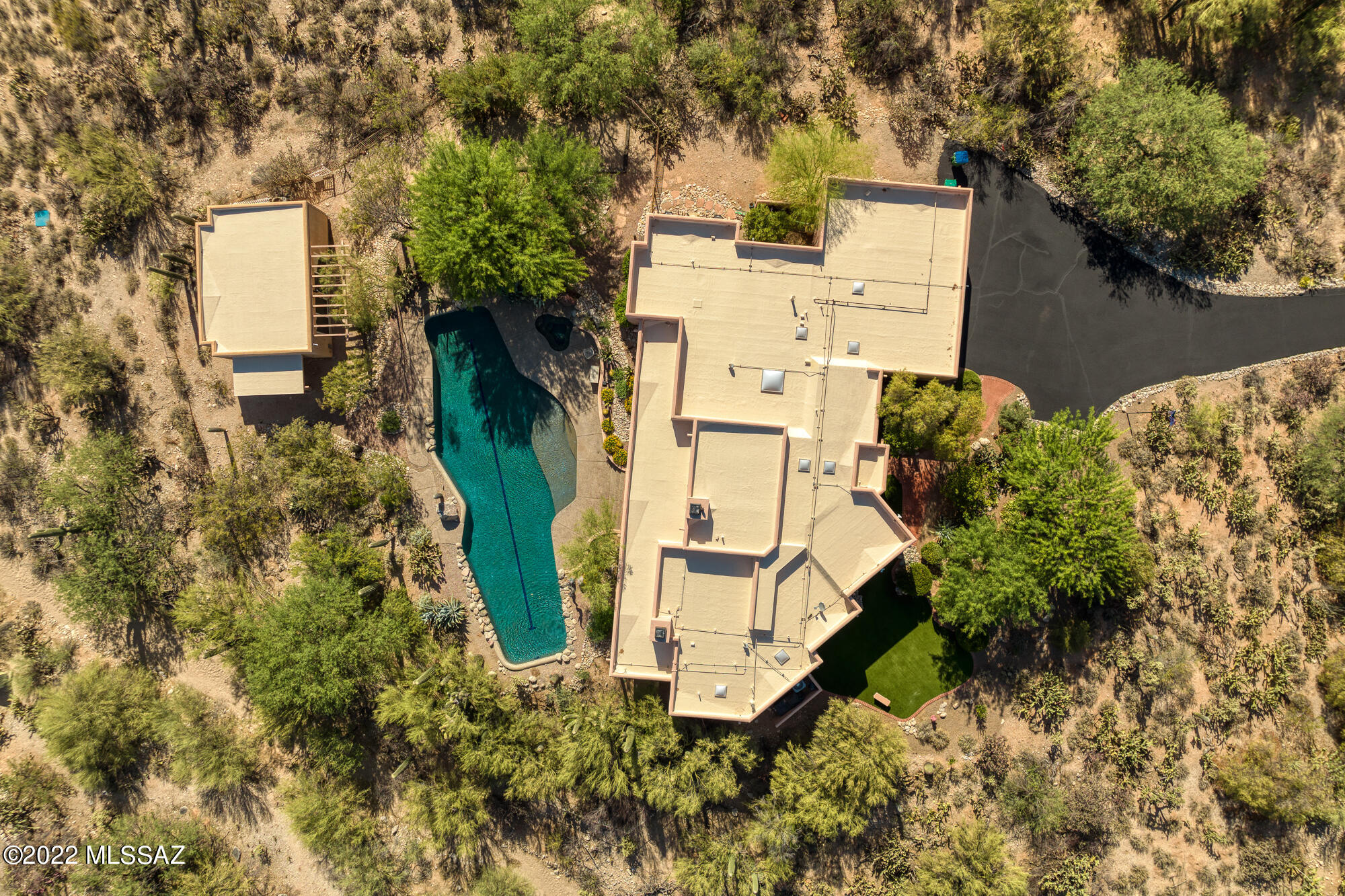 5541 N Via Entrada