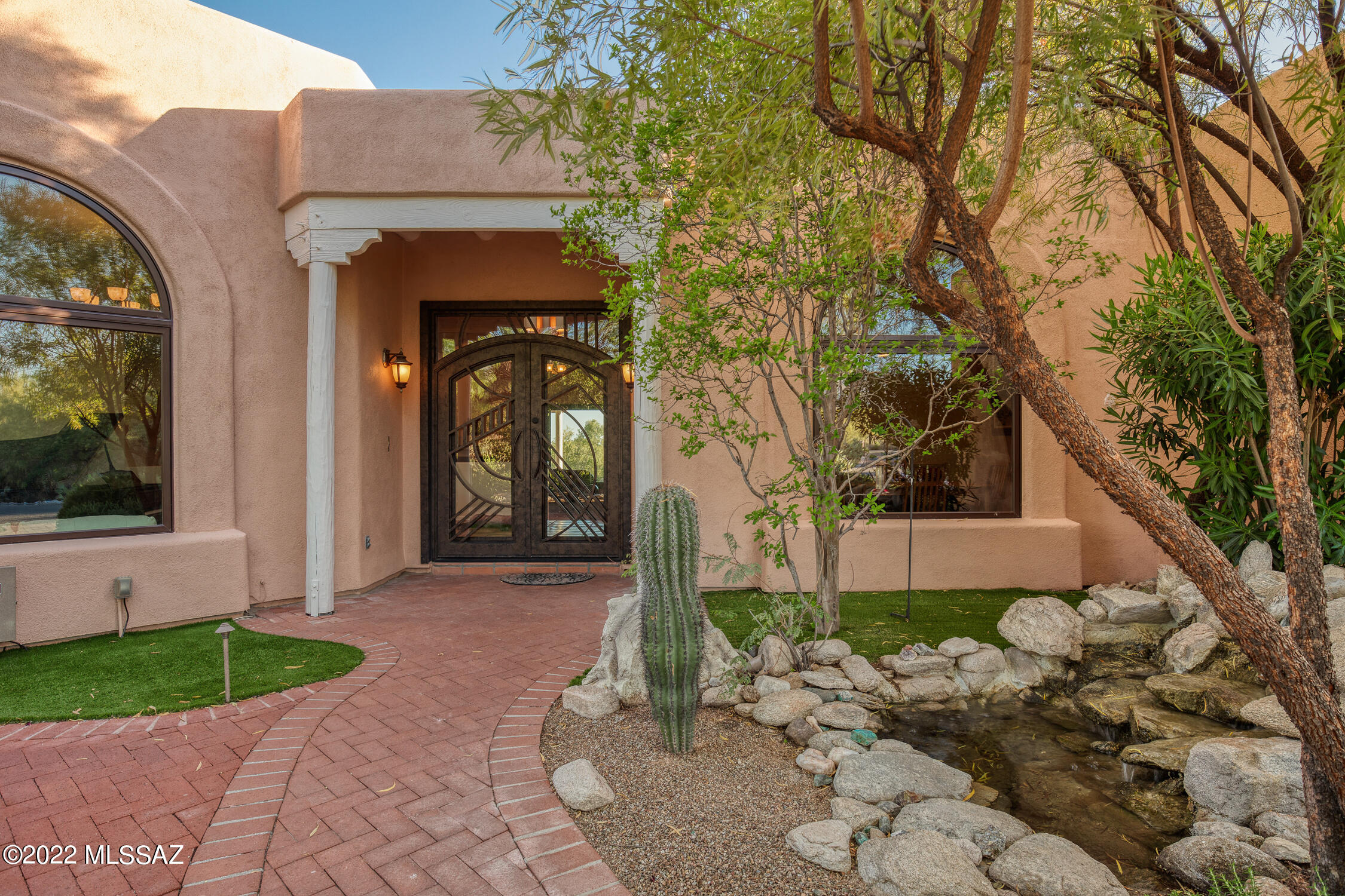 5541 N Via Entrada