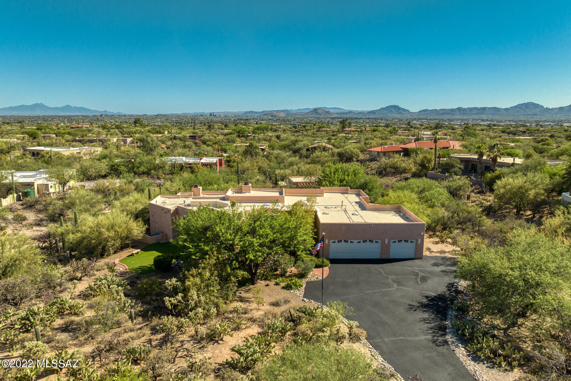 5541 N Via Entrada