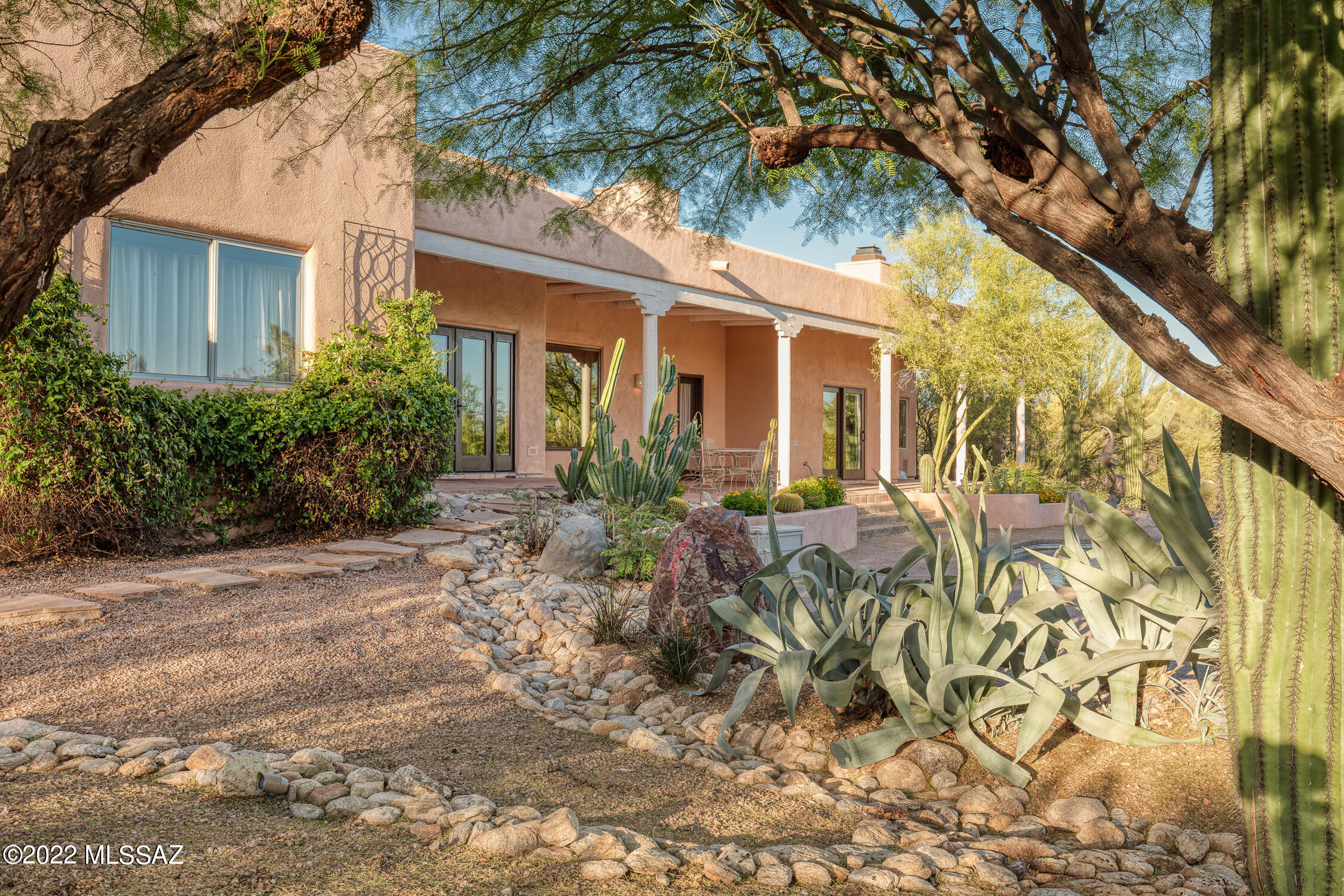 5541 N Via Entrada