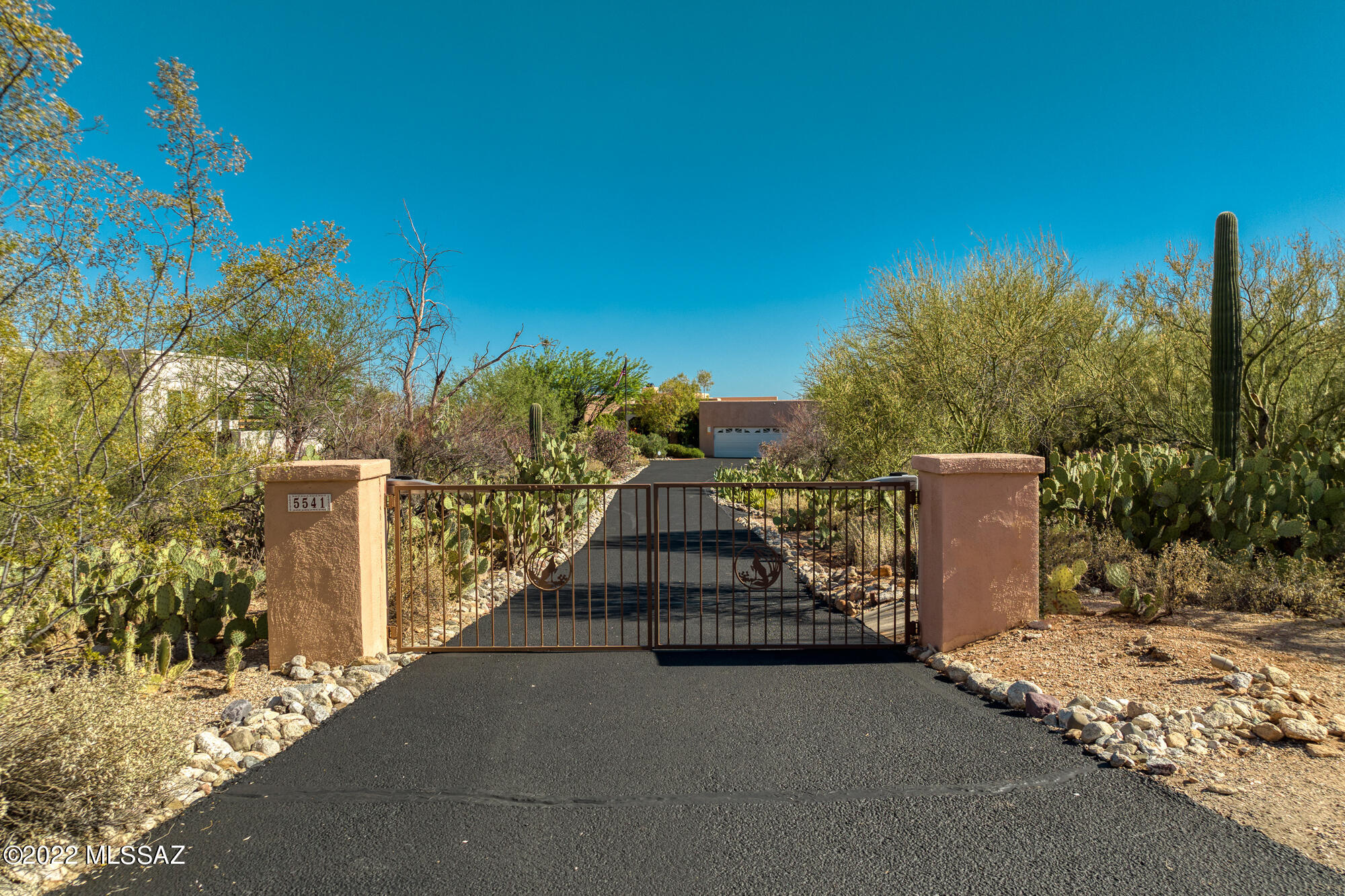 5541 N Via Entrada