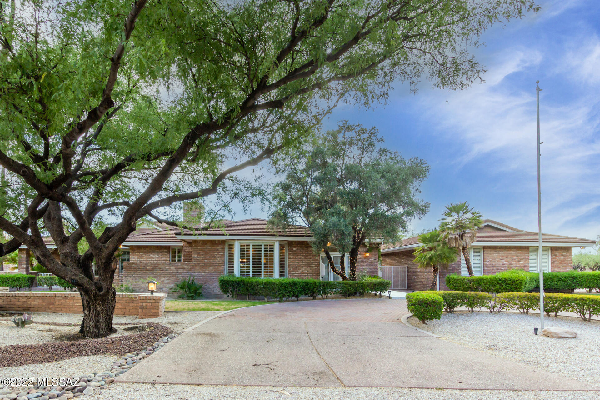 2306 Circulo De Anza