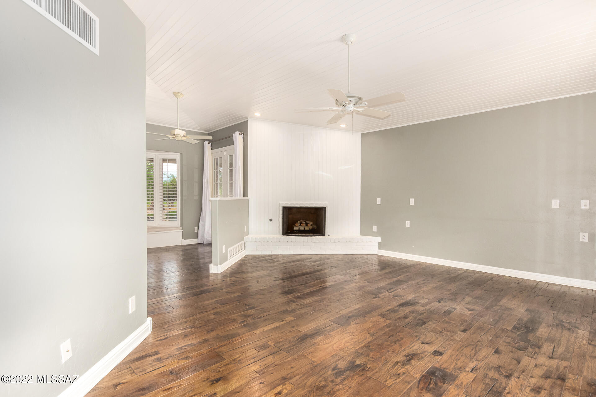 2306 Circulo De Anza