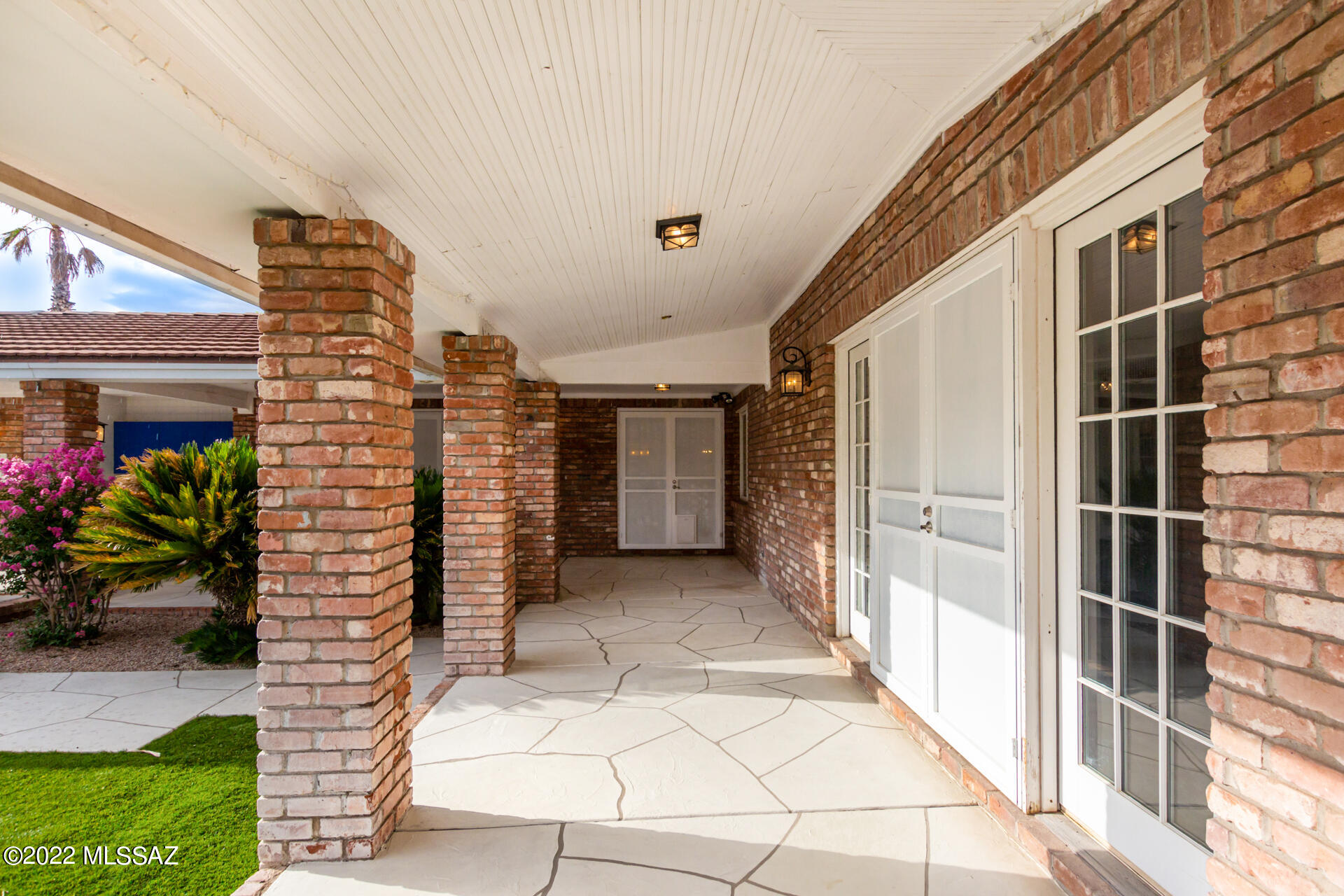 2306 Circulo De Anza