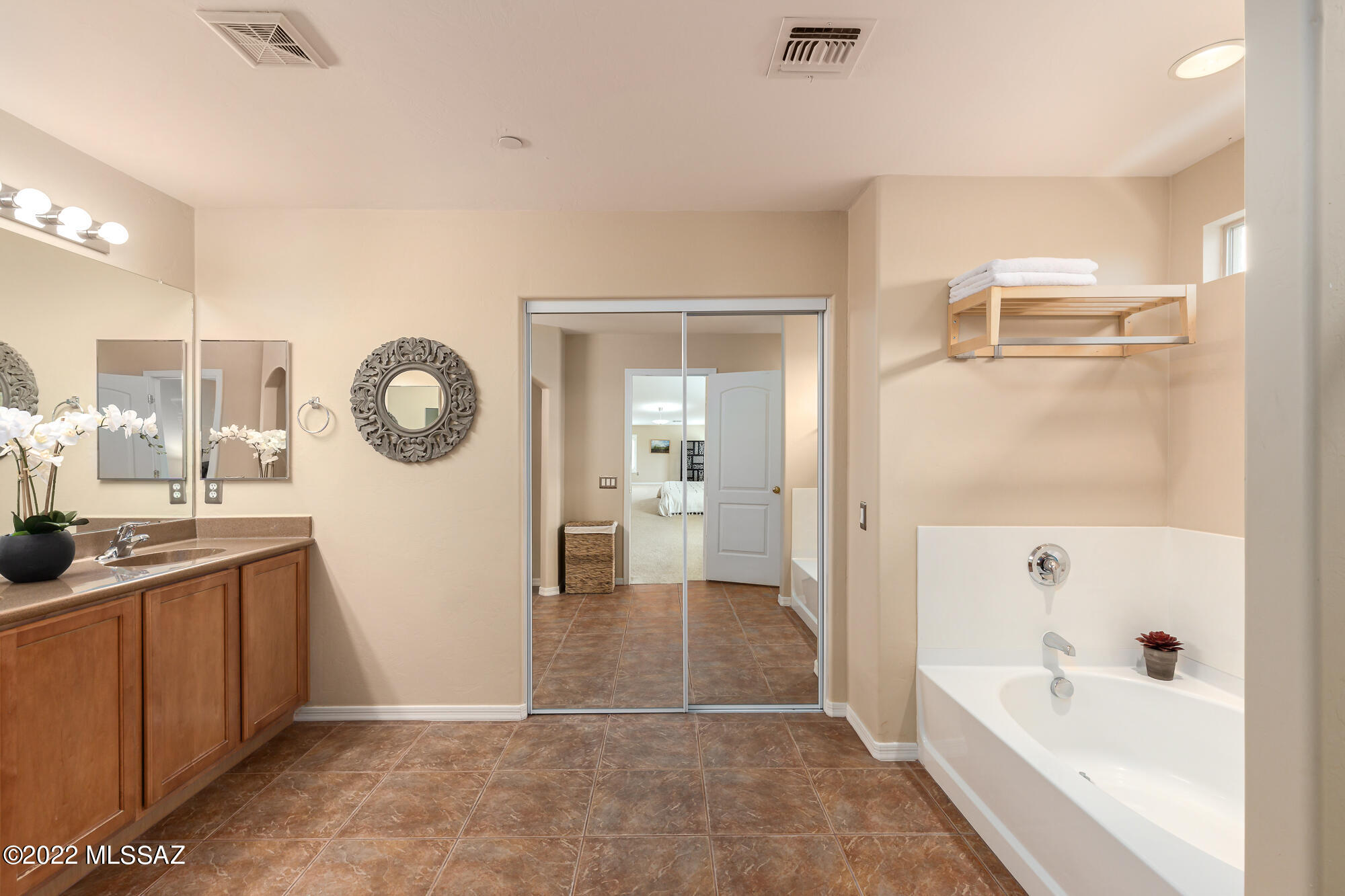 866 W Vuelta Granadina