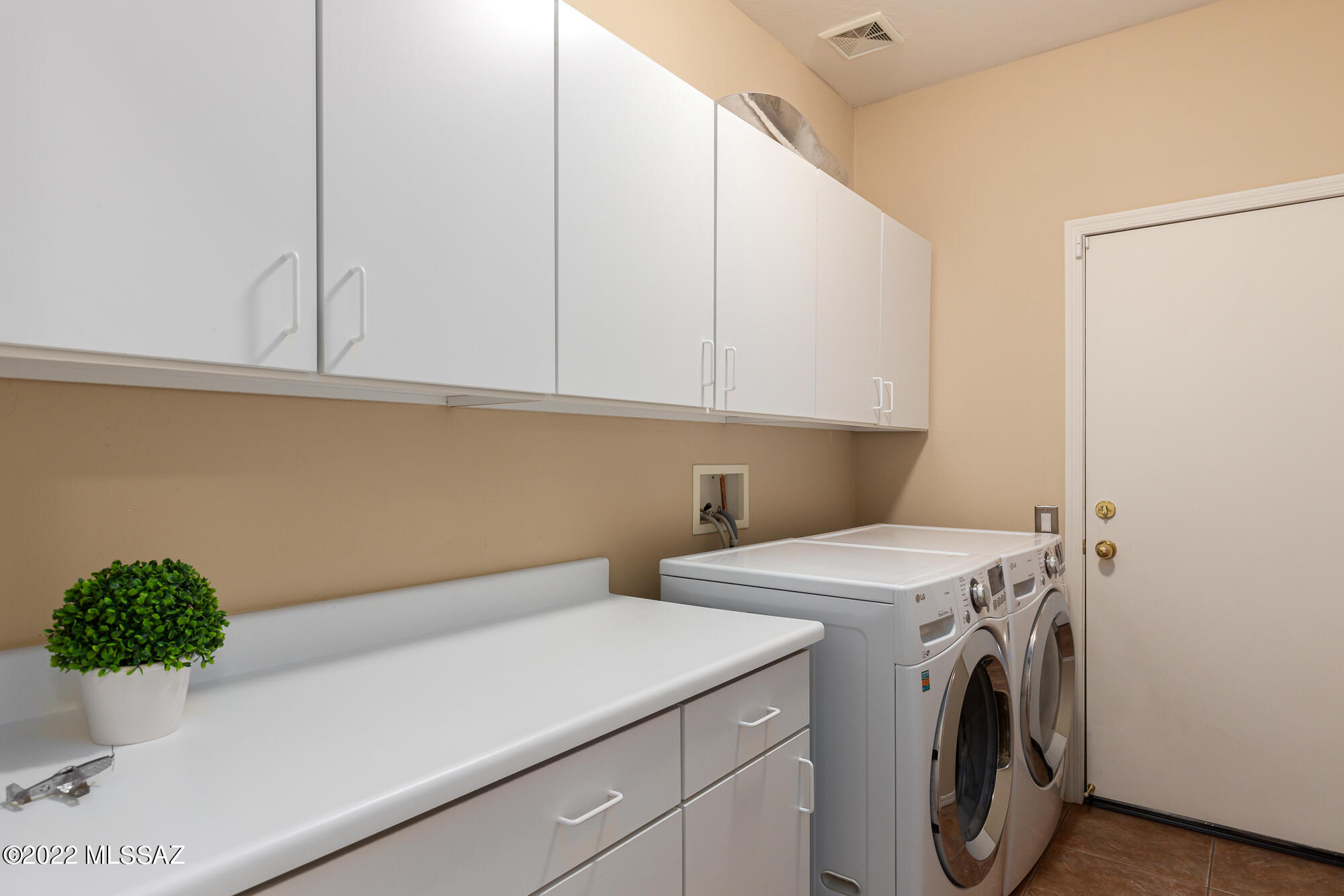 866 W Vuelta Granadina