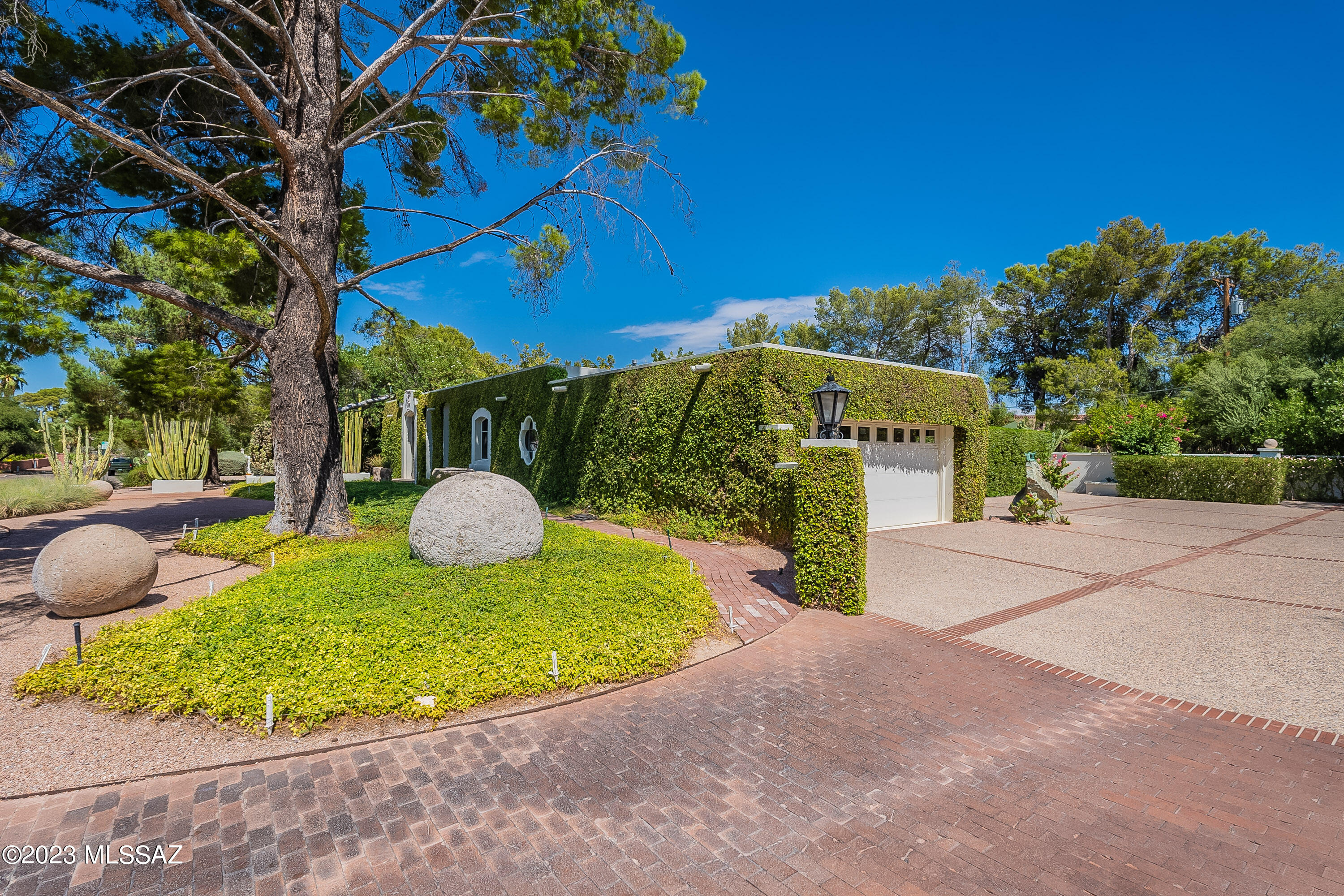 55 N Sierra Vista Drive