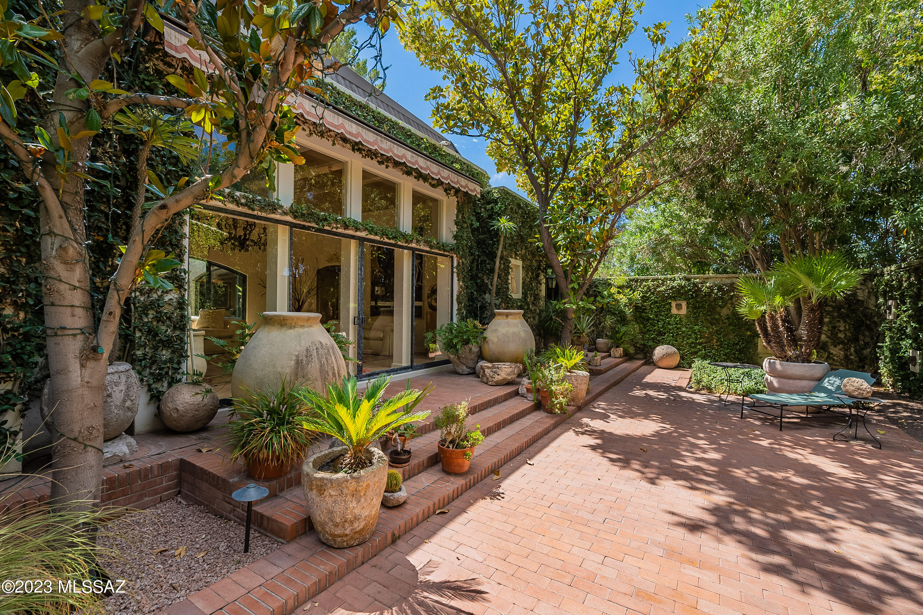 55 N Sierra Vista Drive