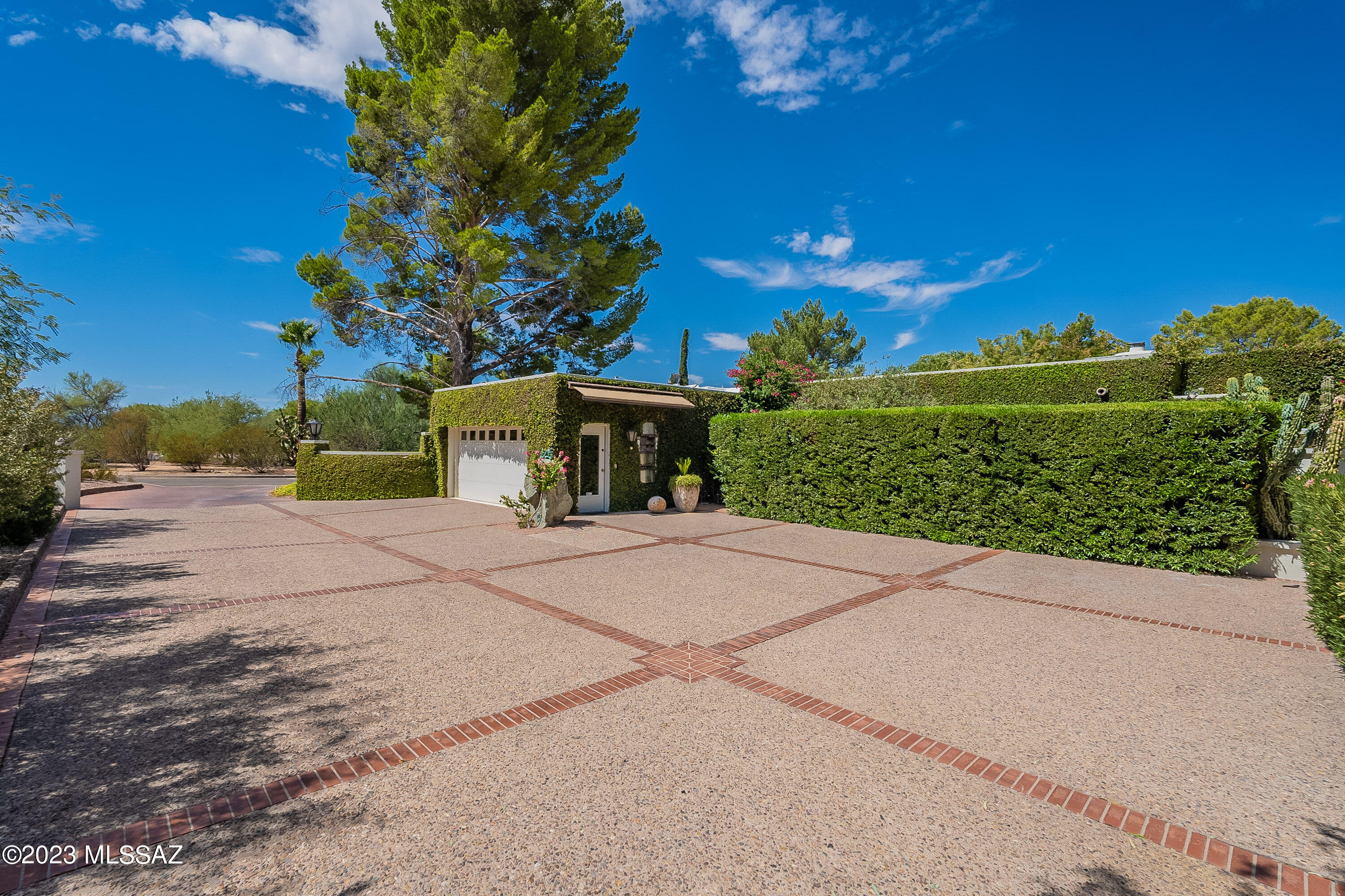 55 N Sierra Vista Drive
