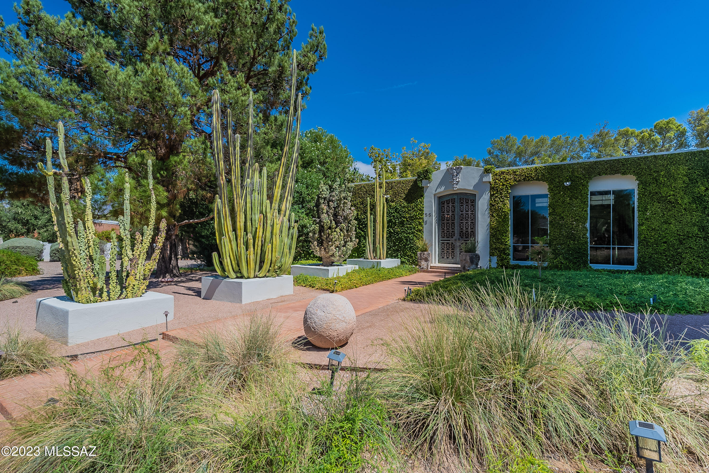 55 N Sierra Vista Drive