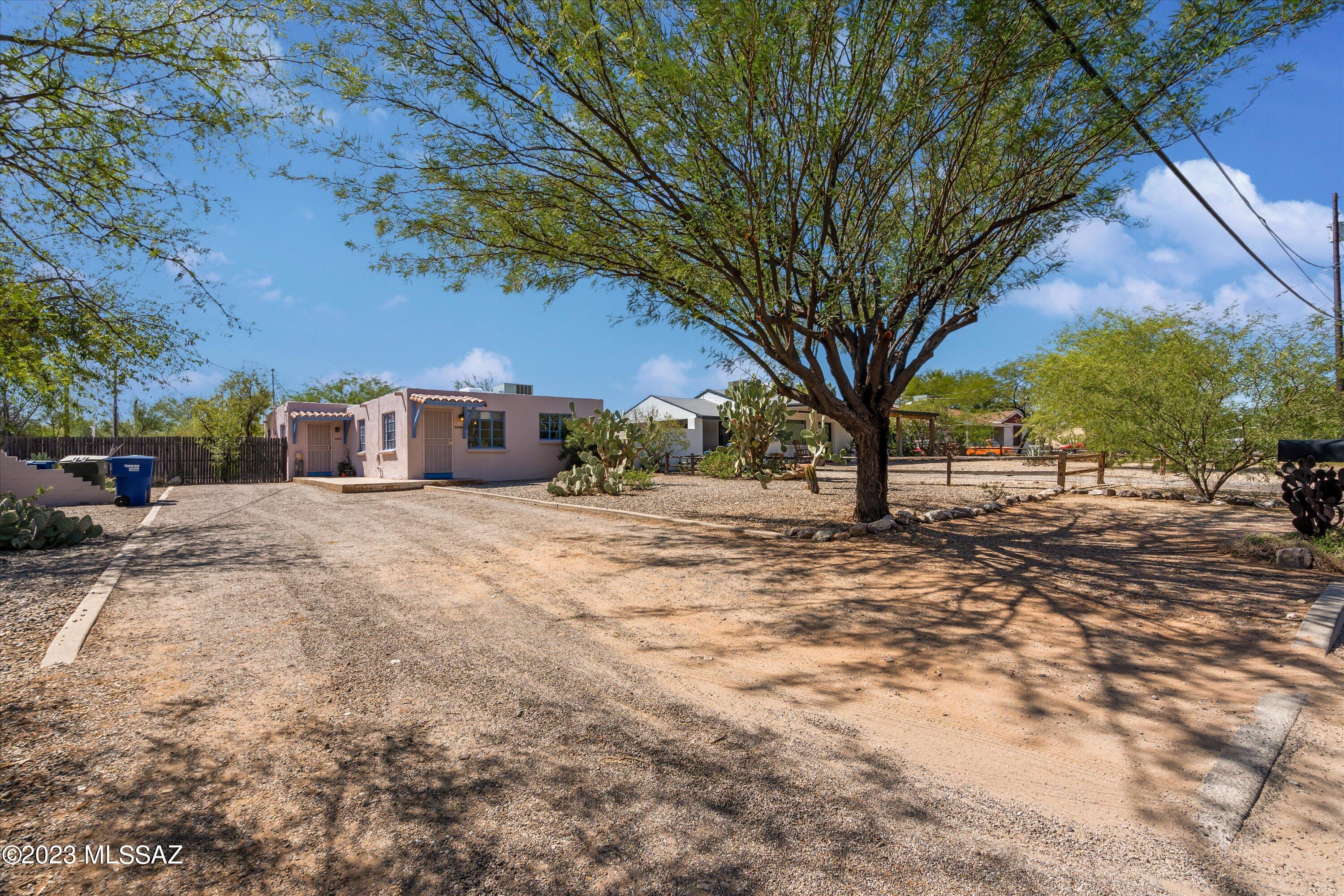 2936 E Edison Street