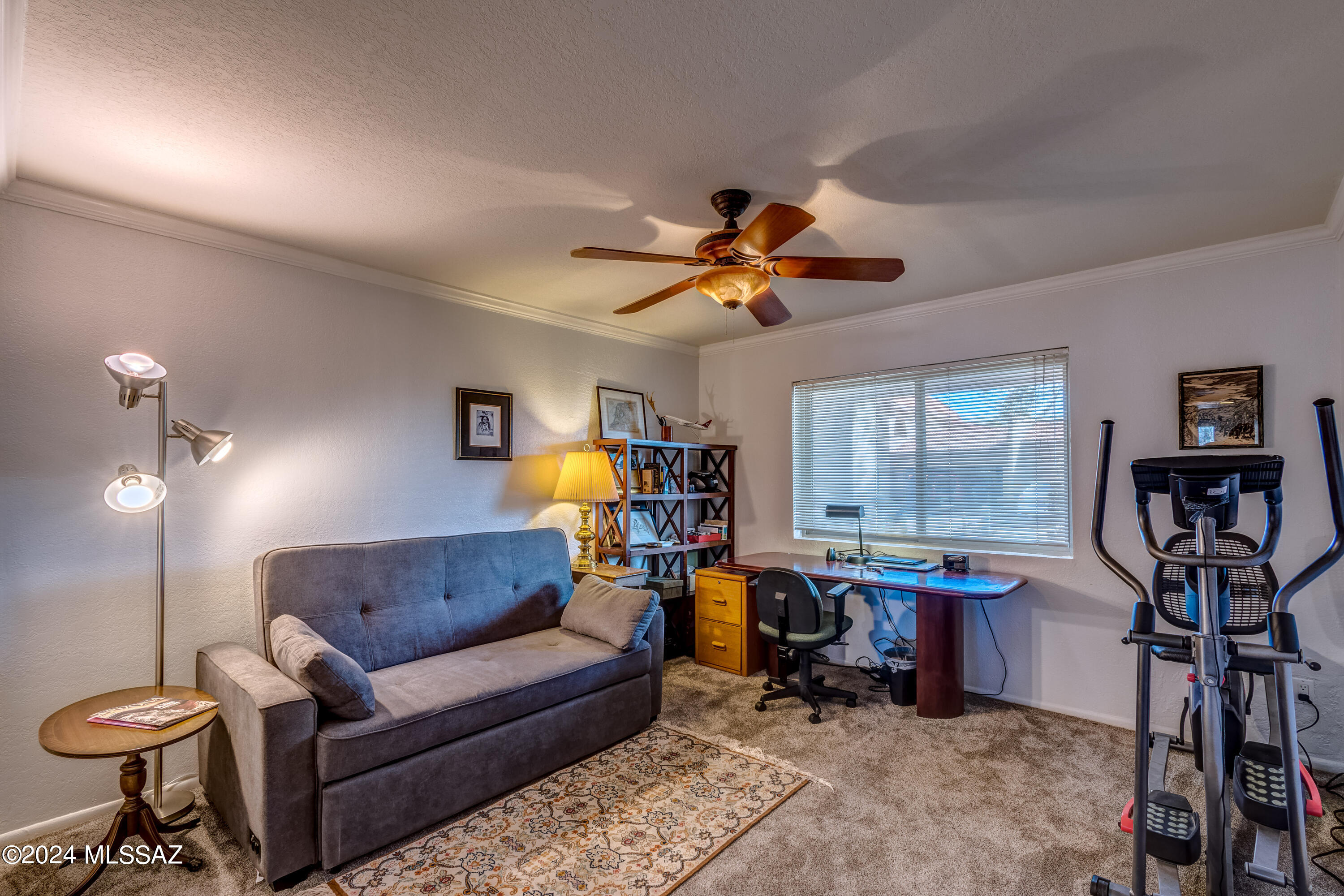 5634 N Calle De La Reina