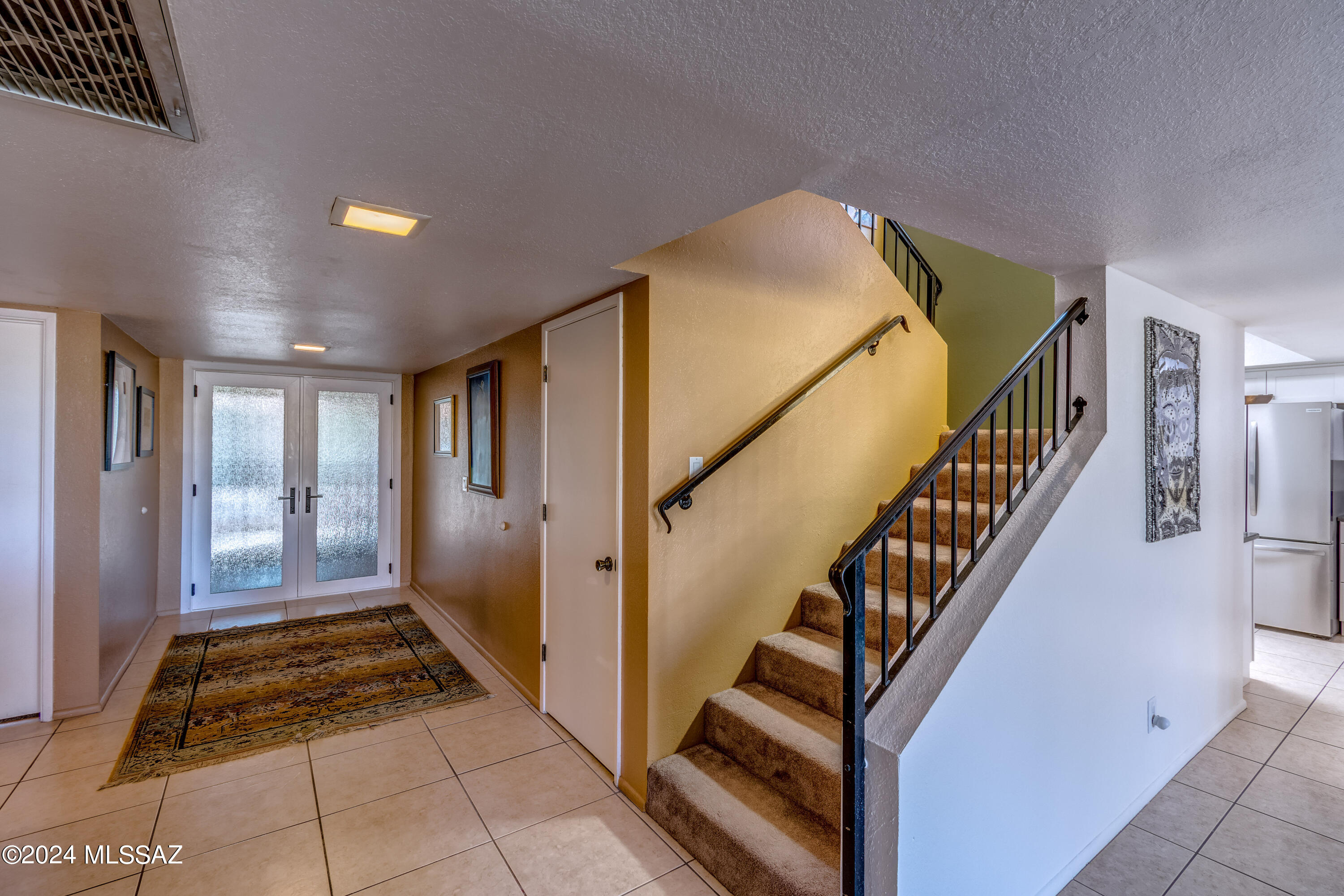 5634 N Calle De La Reina