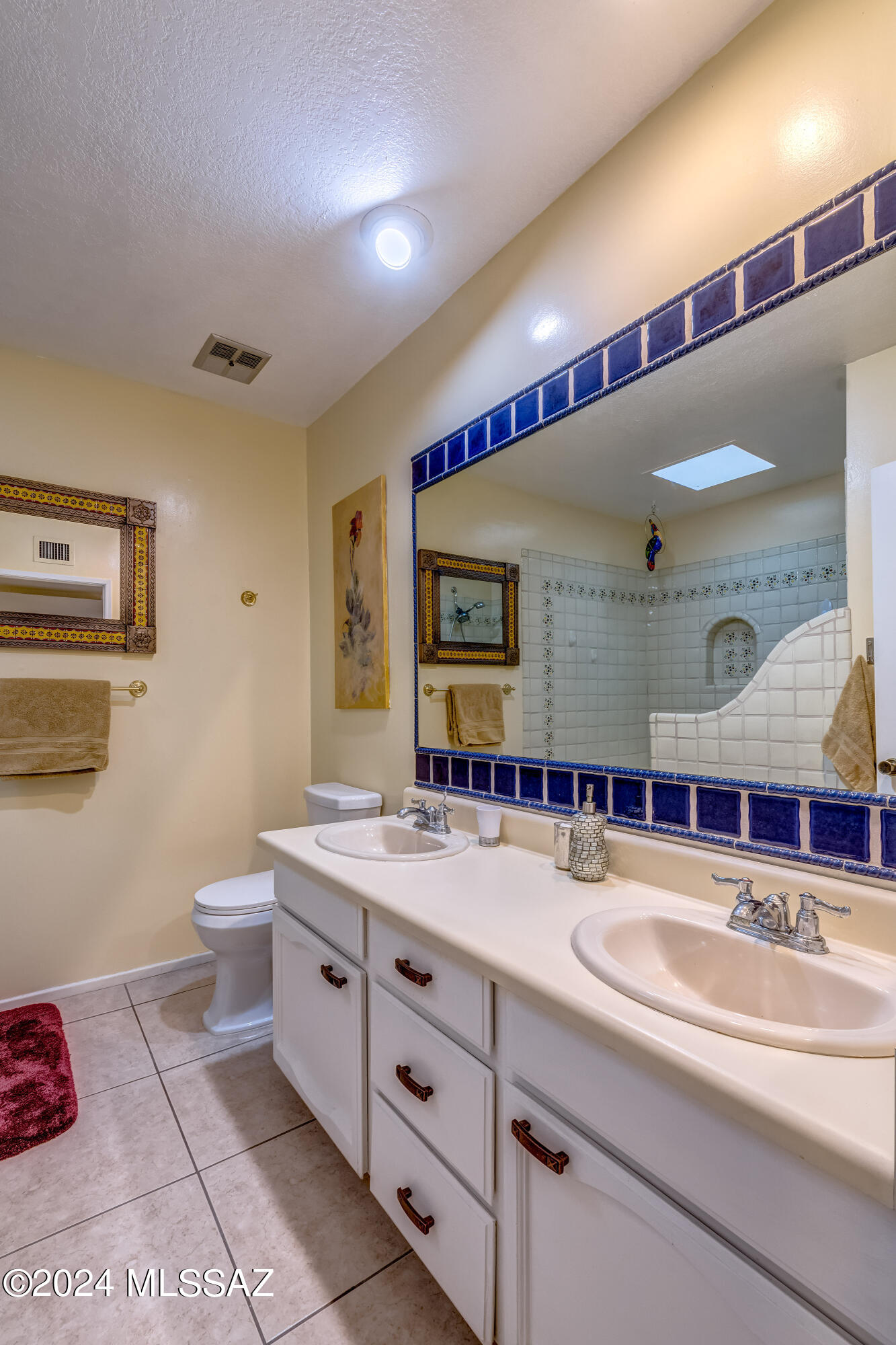 5634 N Calle De La Reina
