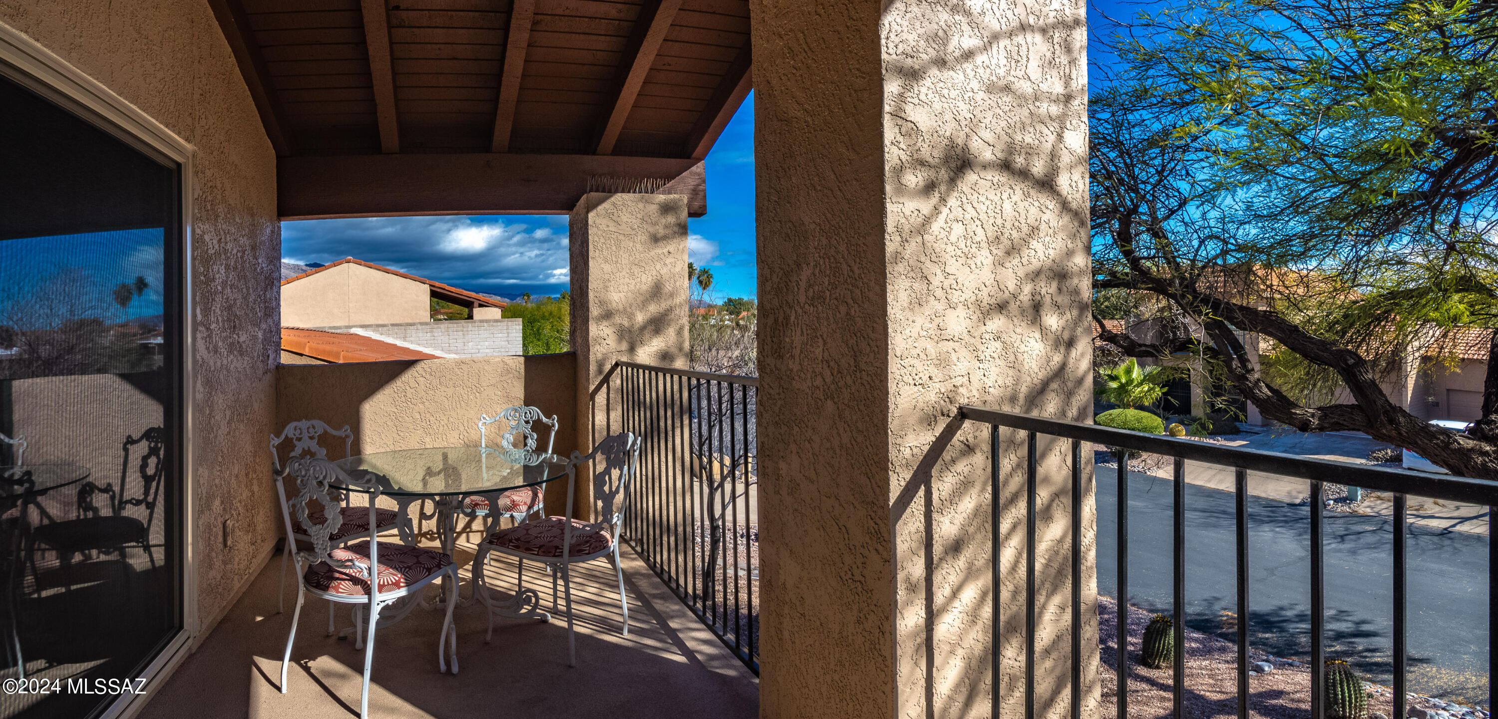 5634 N Calle De La Reina