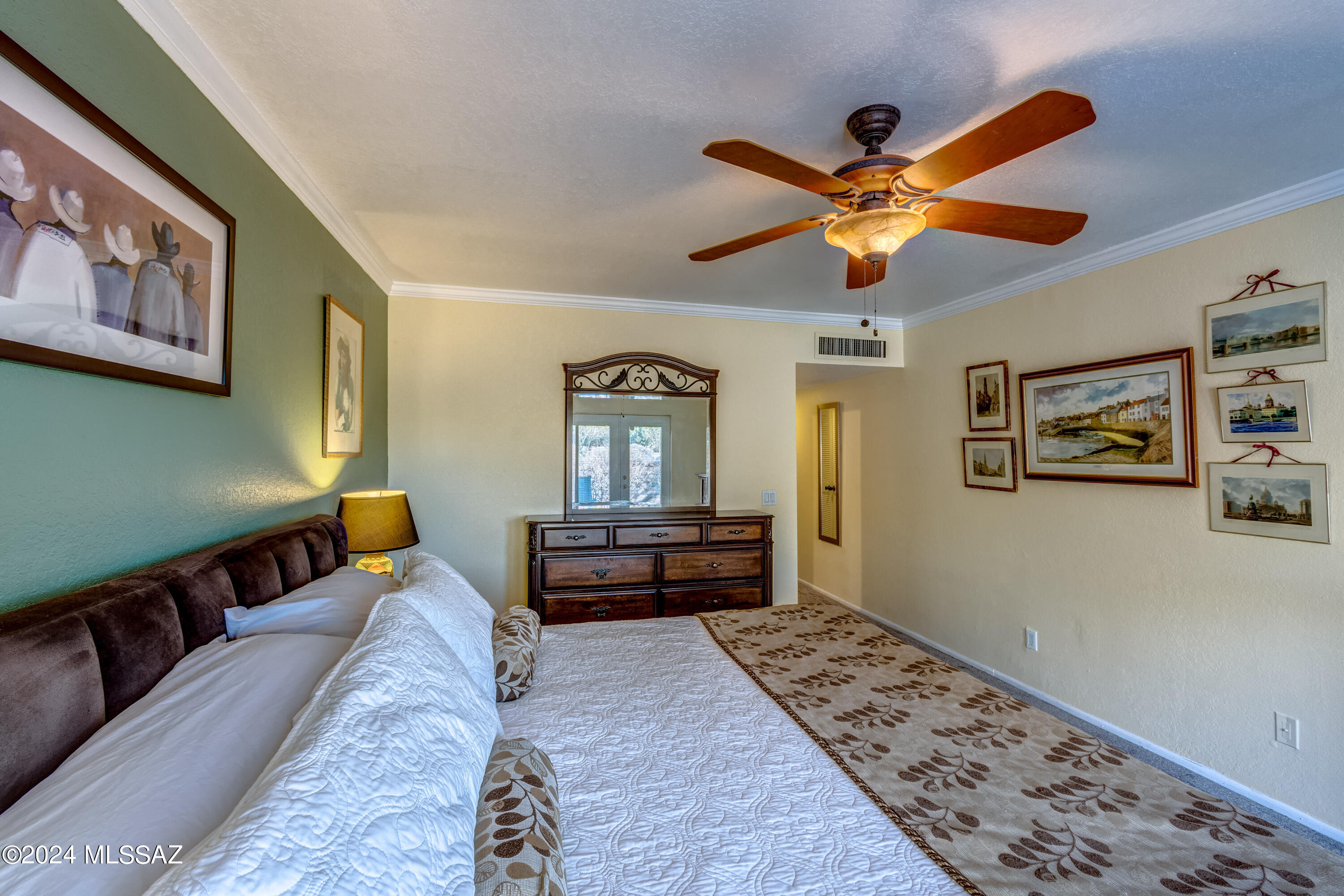 5634 N Calle De La Reina