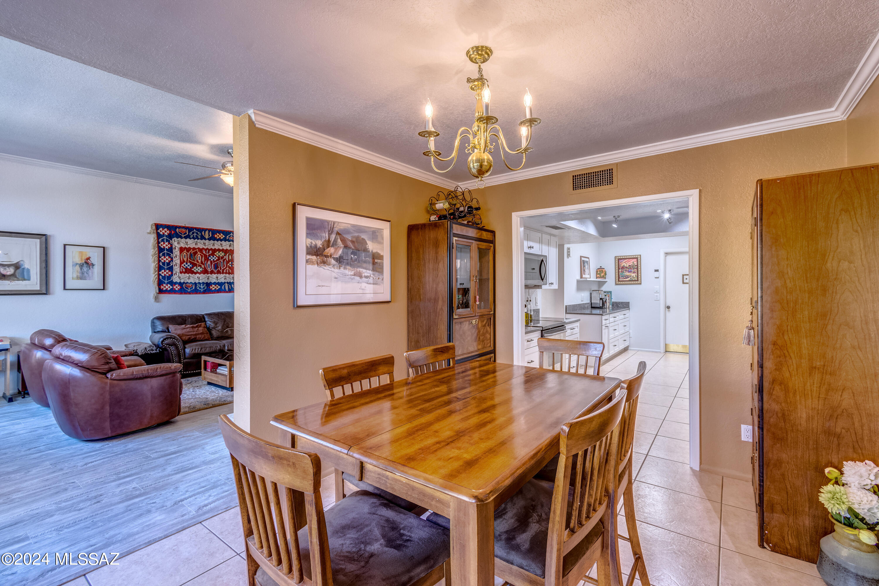 5634 N Calle De La Reina