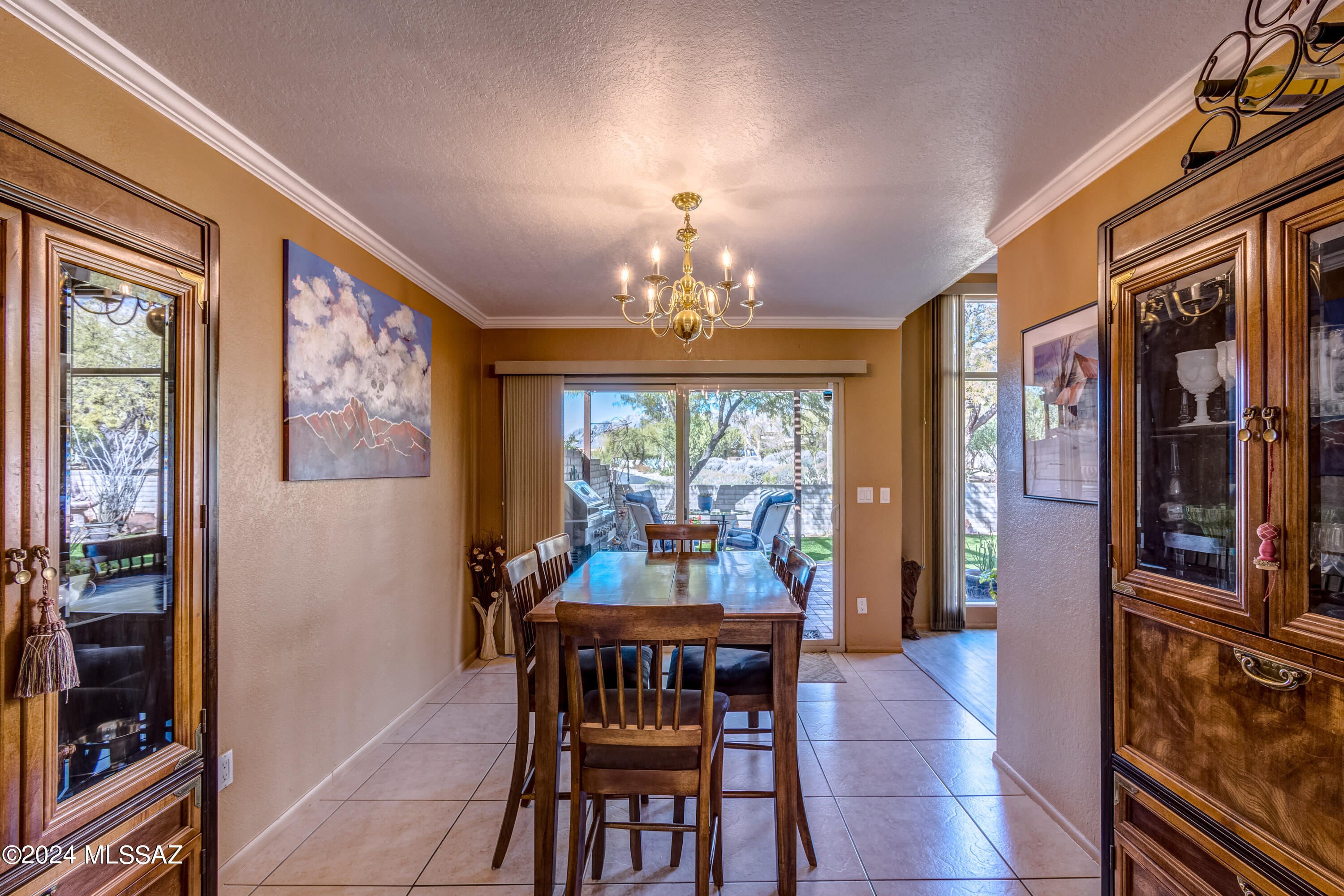 5634 N Calle De La Reina