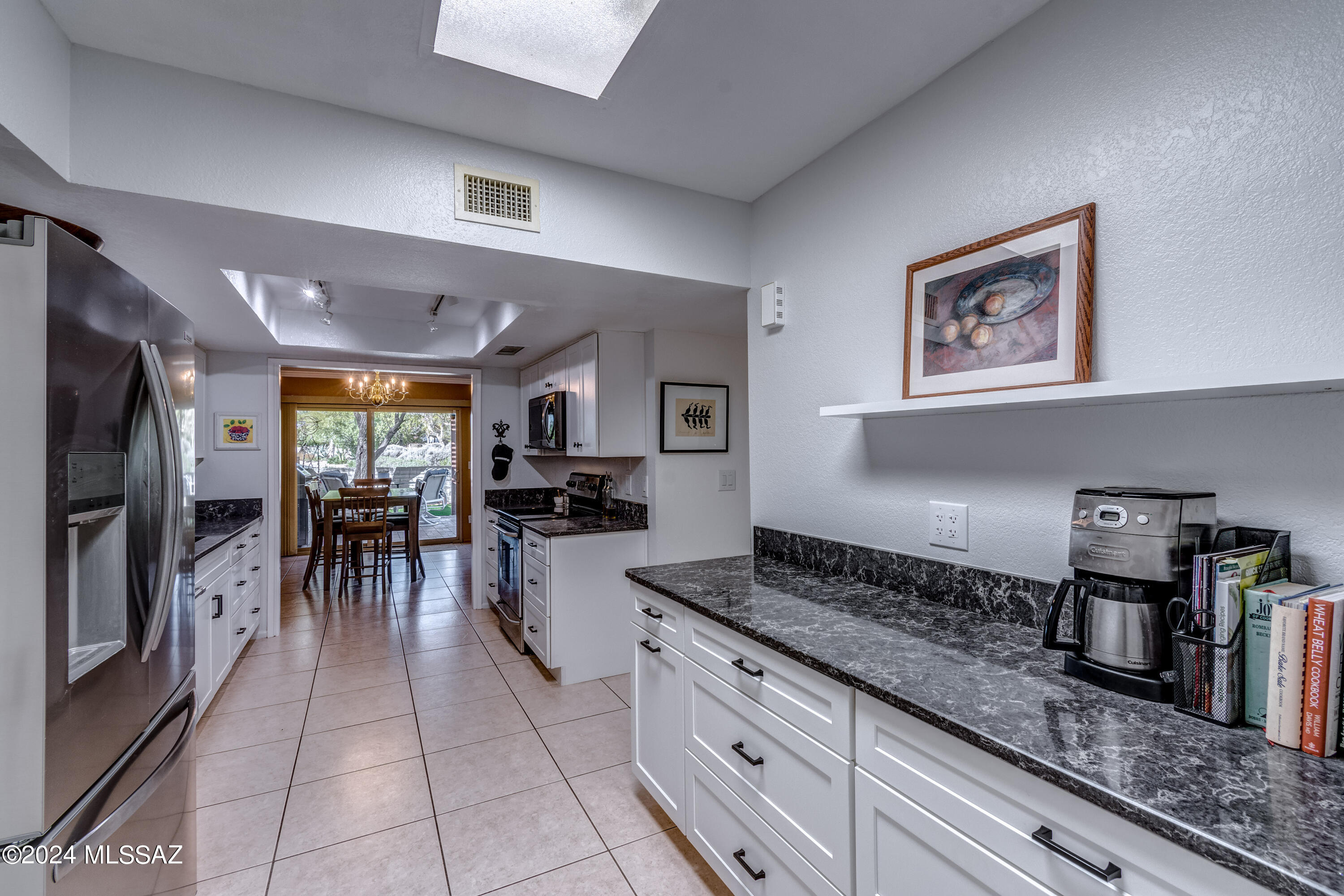 5634 N Calle De La Reina