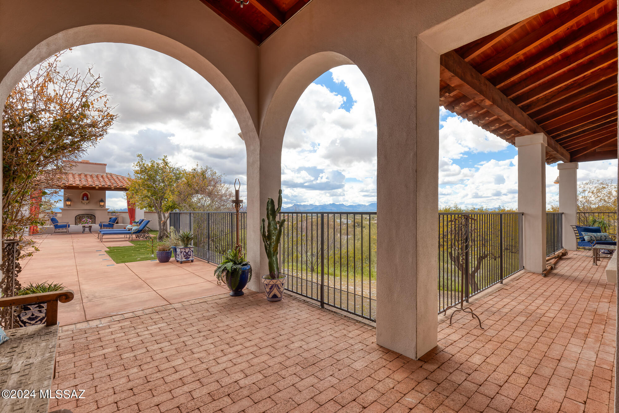 3540 E Calle Puerta De Acero