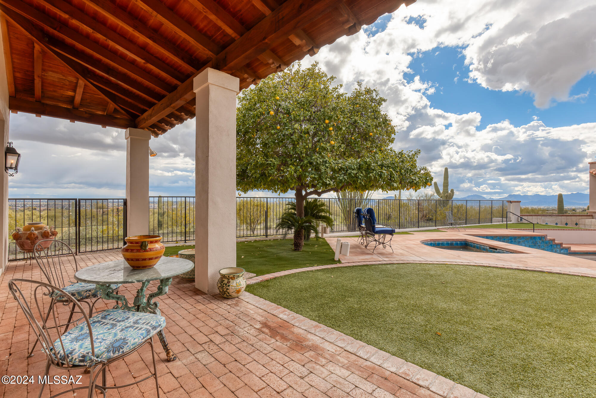 3540 E Calle Puerta De Acero