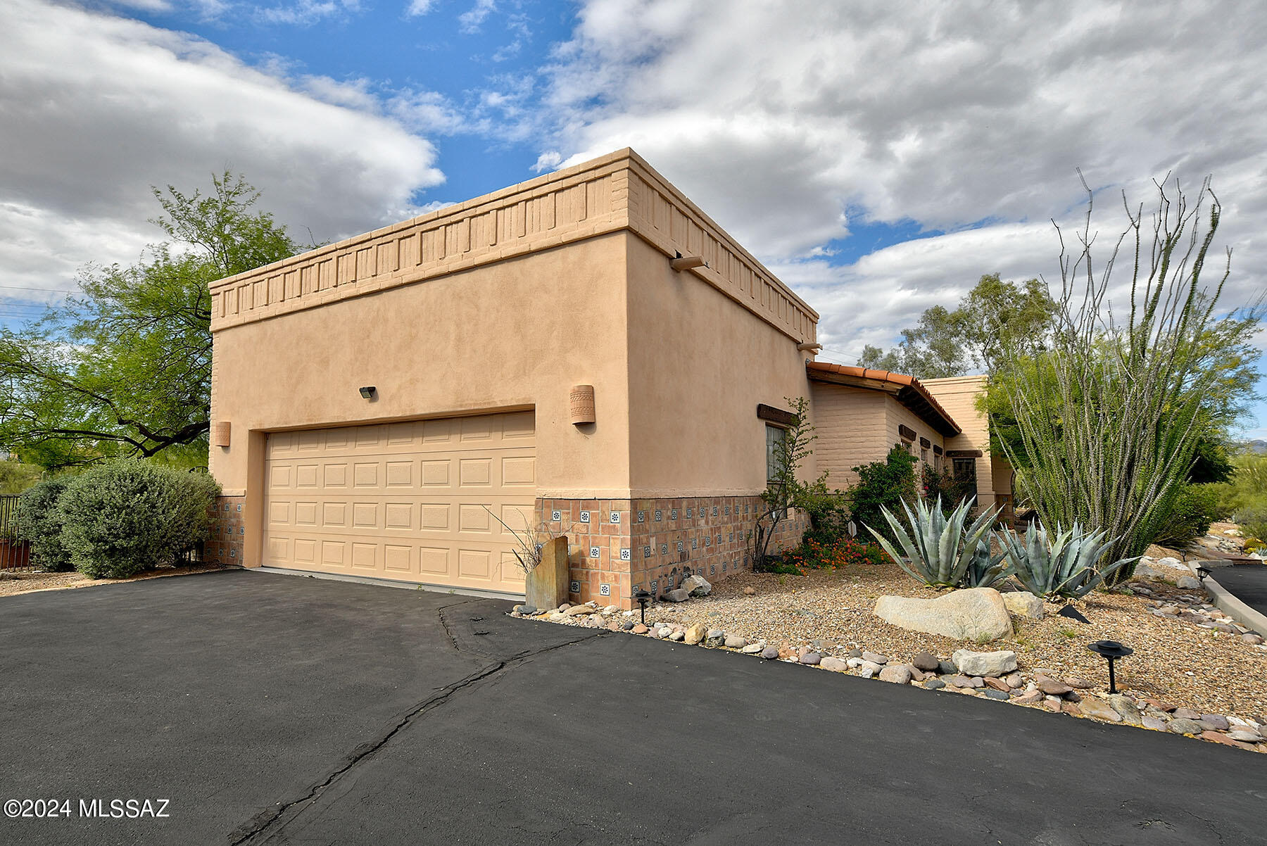 4389 E Desert Oak Trail