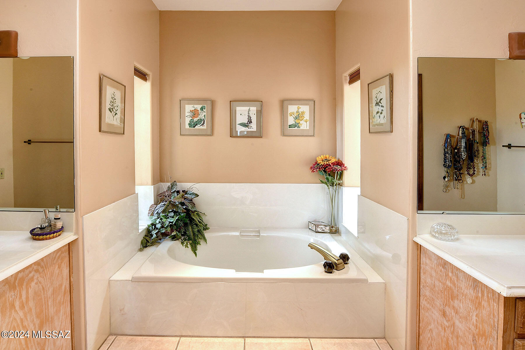 4389 E Desert Oak Trail