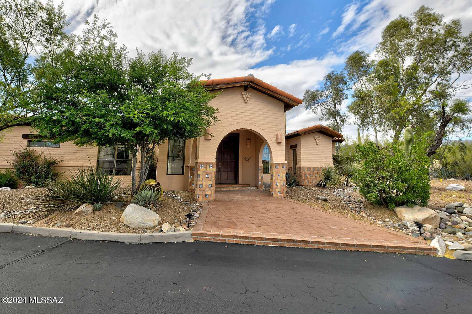4389 E Desert Oak Trail