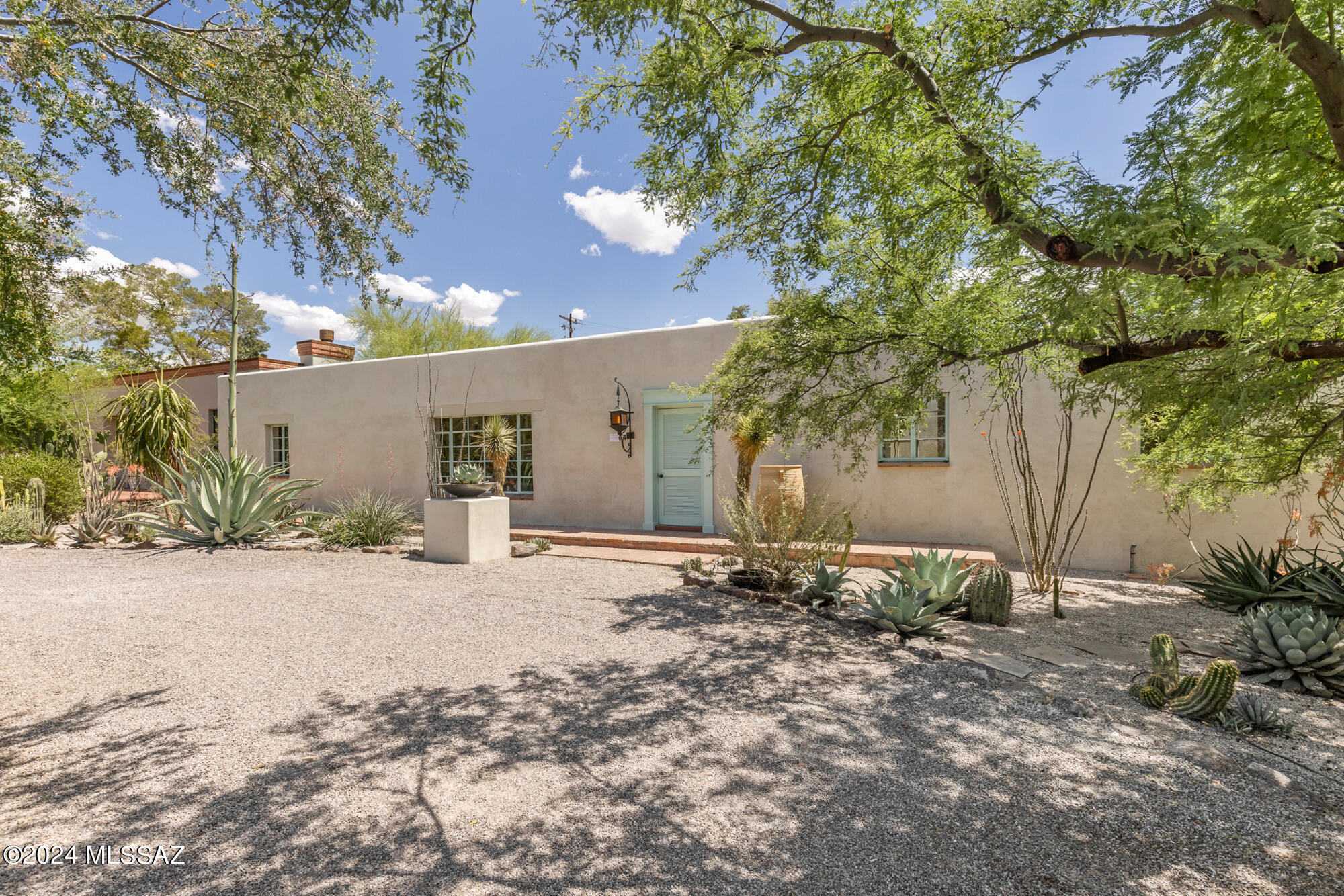 3806 E Calle Cortez