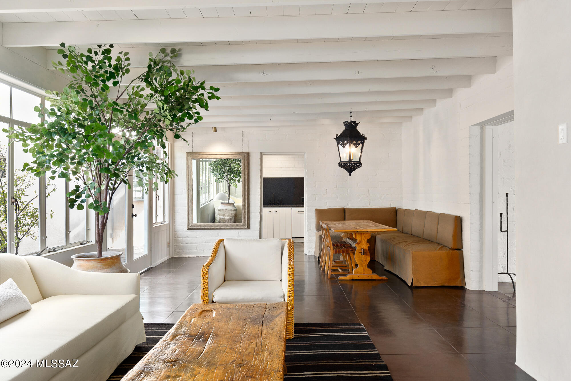 3806 E Calle Cortez