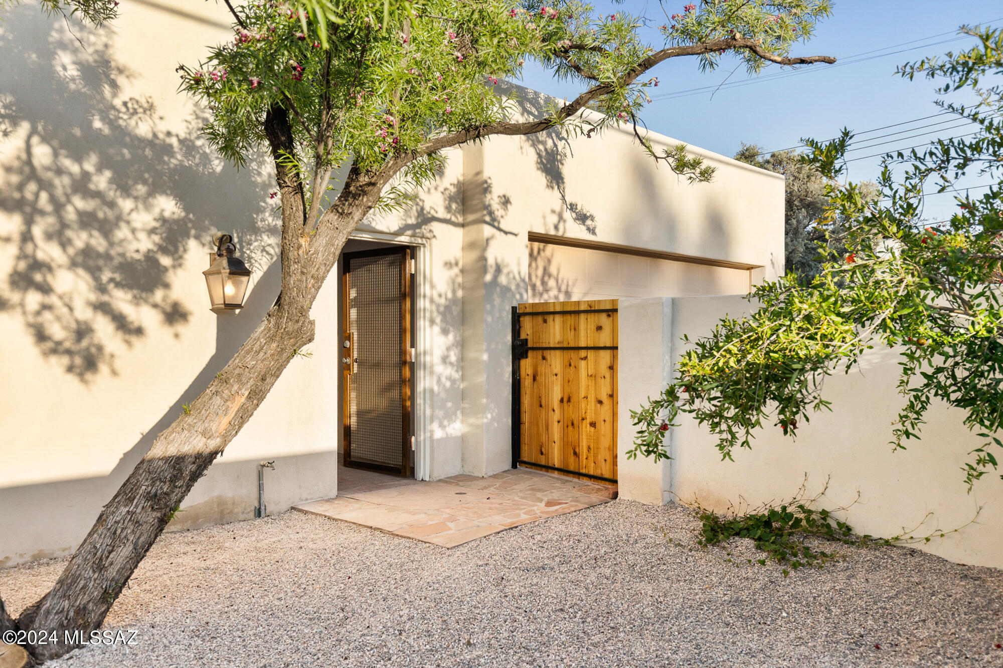 3806 E Calle Cortez