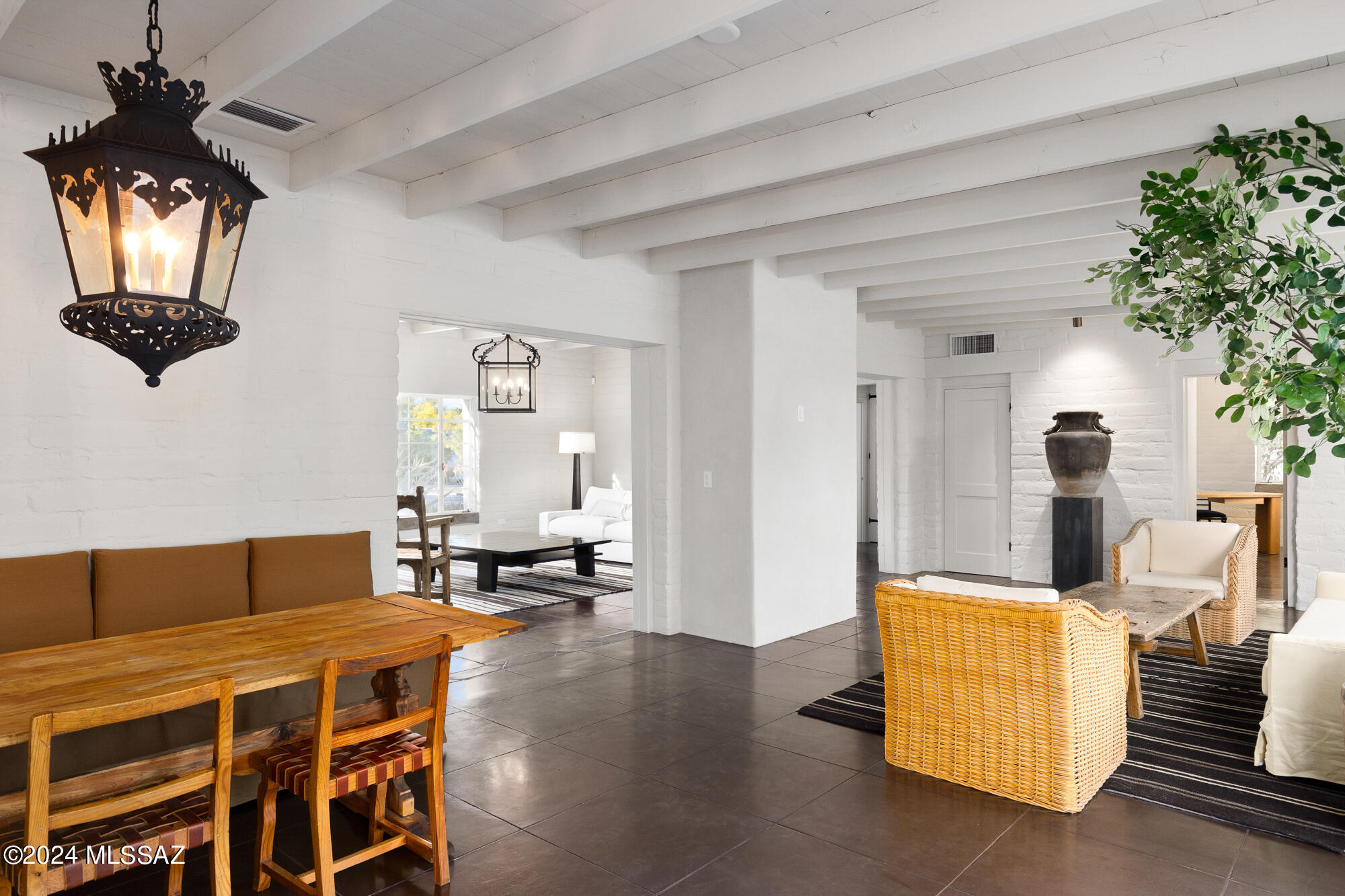 3806 E Calle Cortez