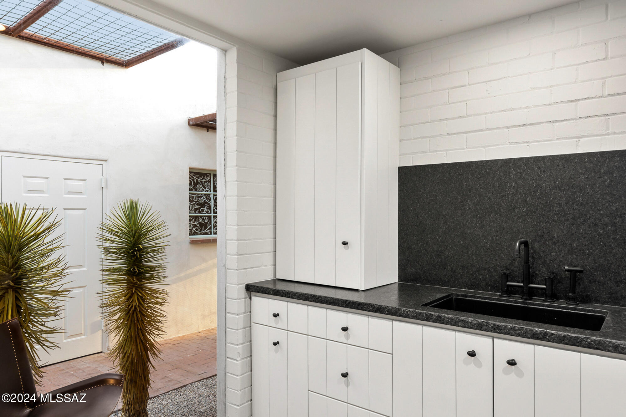 3806 E Calle Cortez