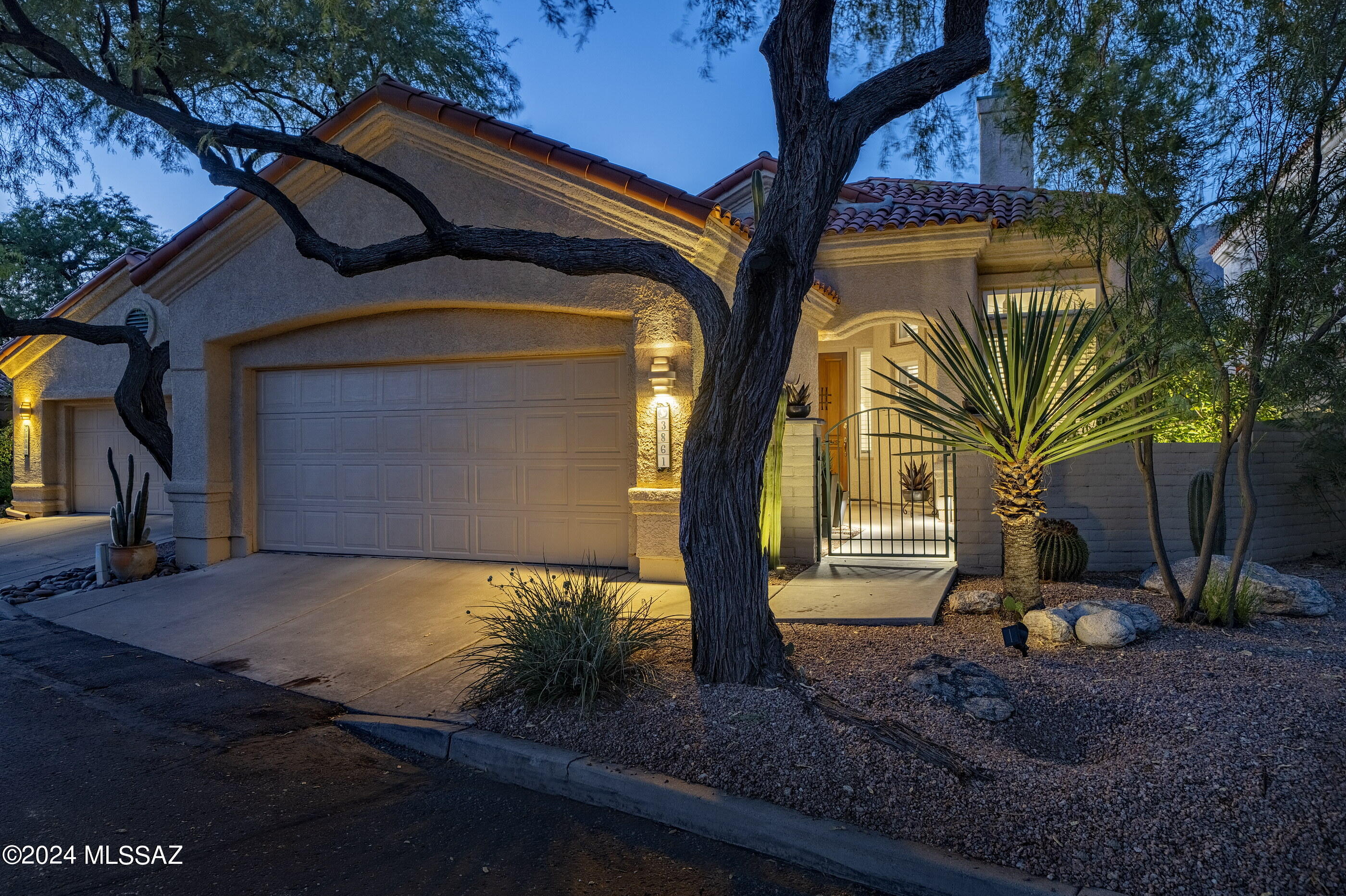 3861 E Calle Cayo