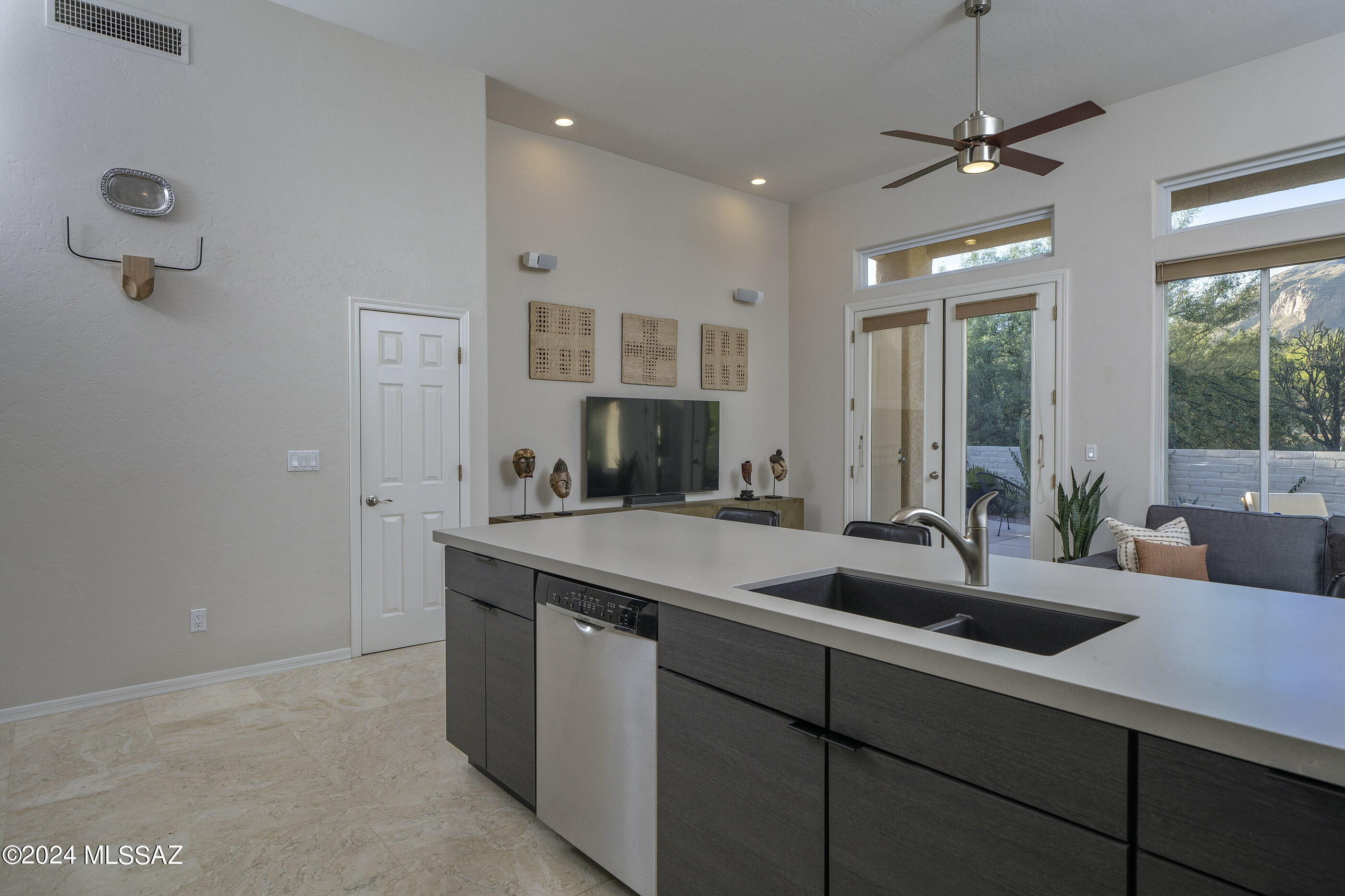 3861 E Calle Cayo