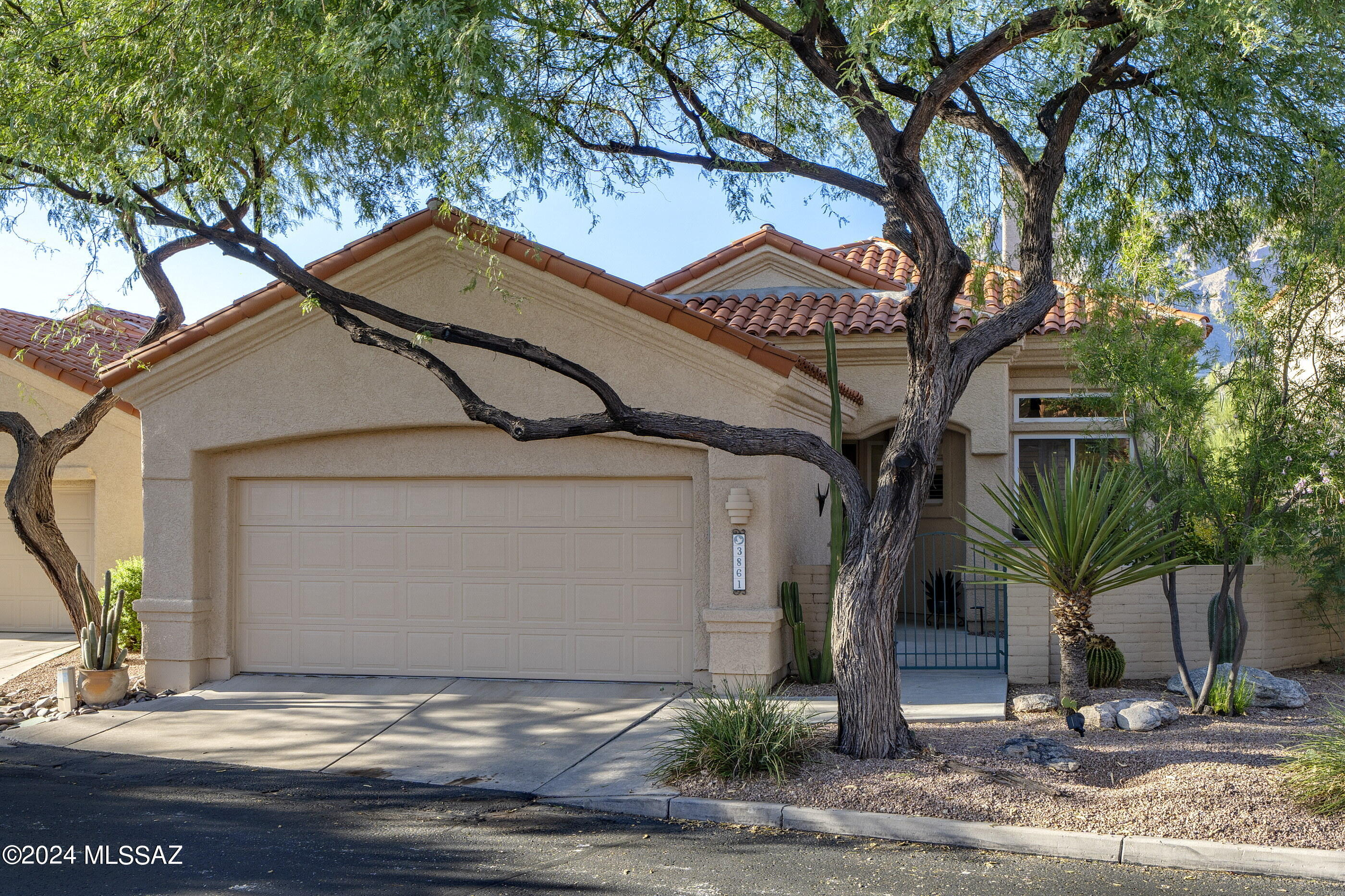 3861 E Calle Cayo