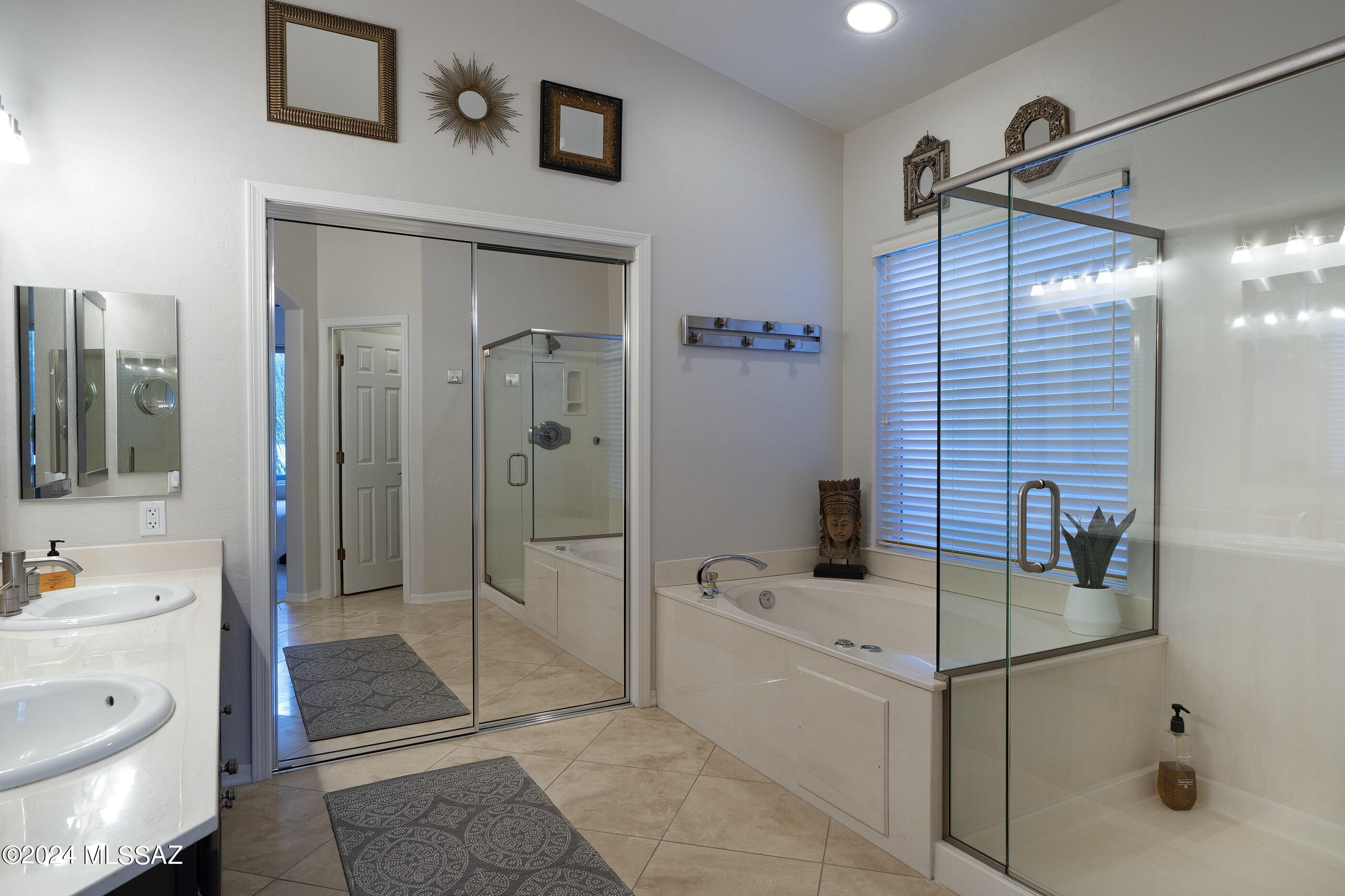 3861 E Calle Cayo