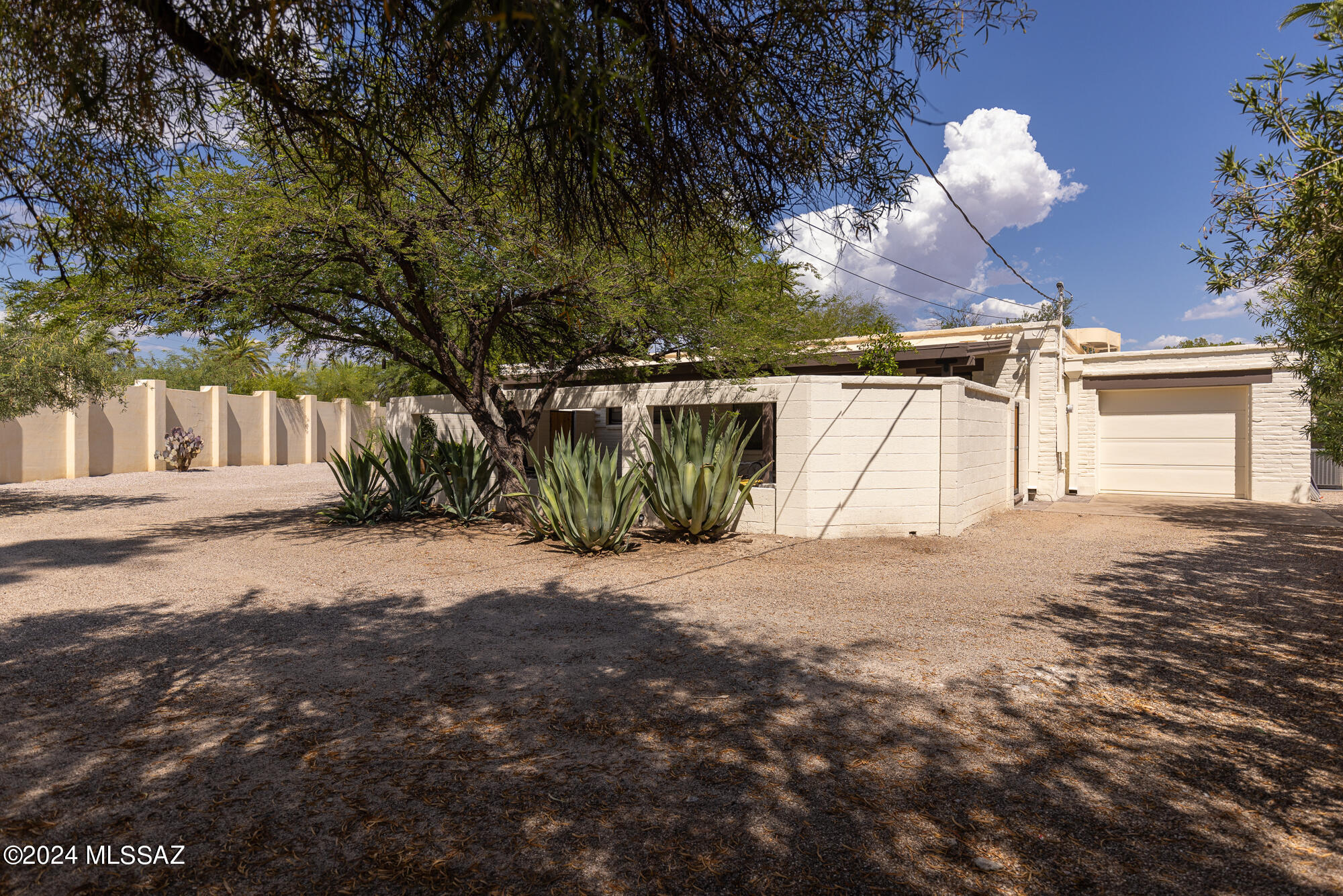 150 S Palomar Drive