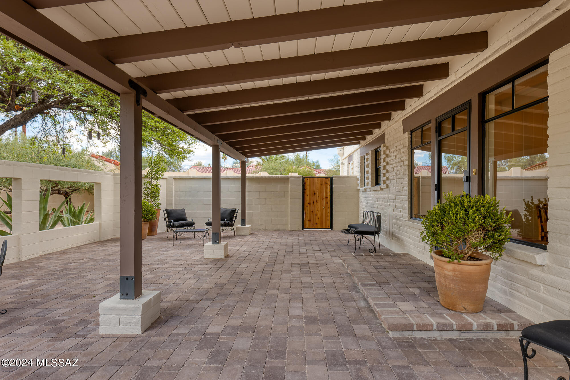 150 S Palomar Drive