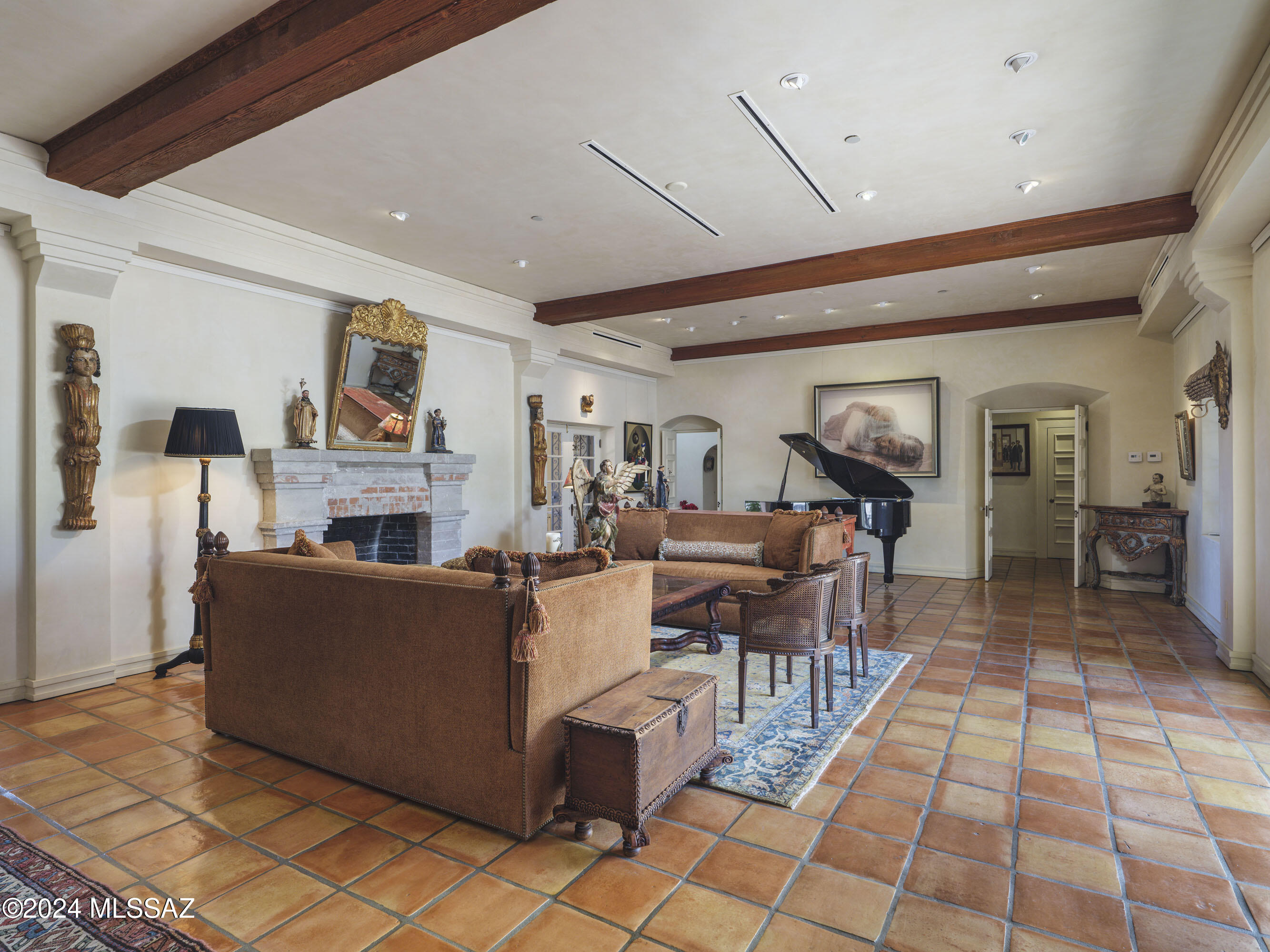 5201 N Hacienda Del Sol Road