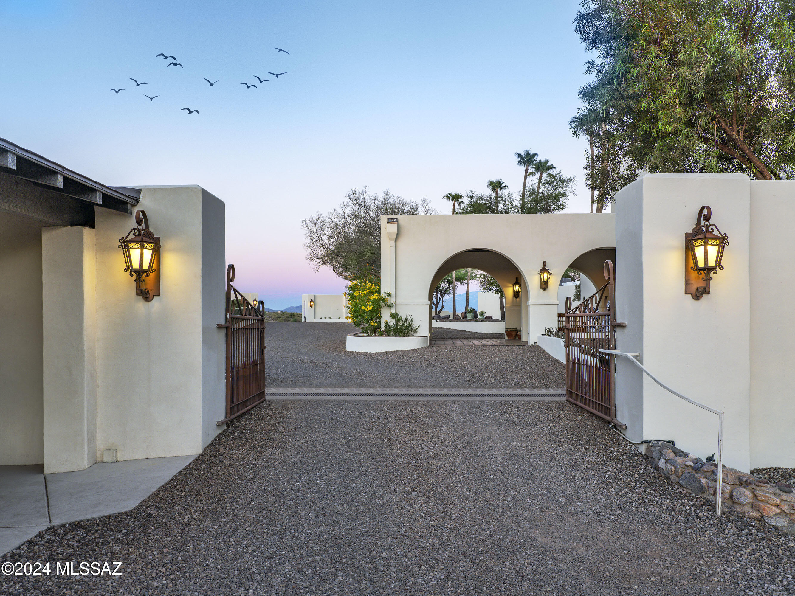 5201 N Hacienda Del Sol Road