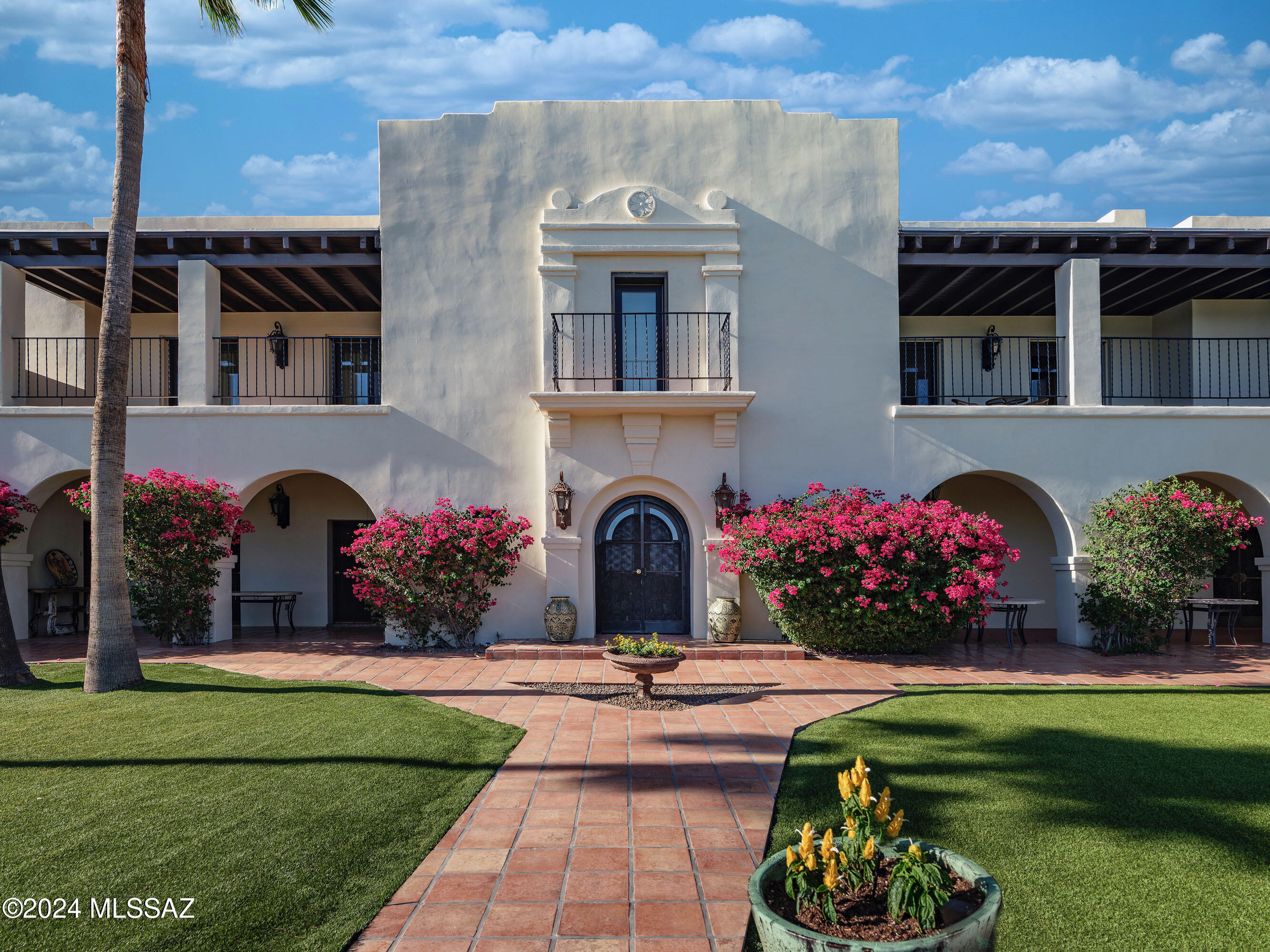 5201 N Hacienda Del Sol Road