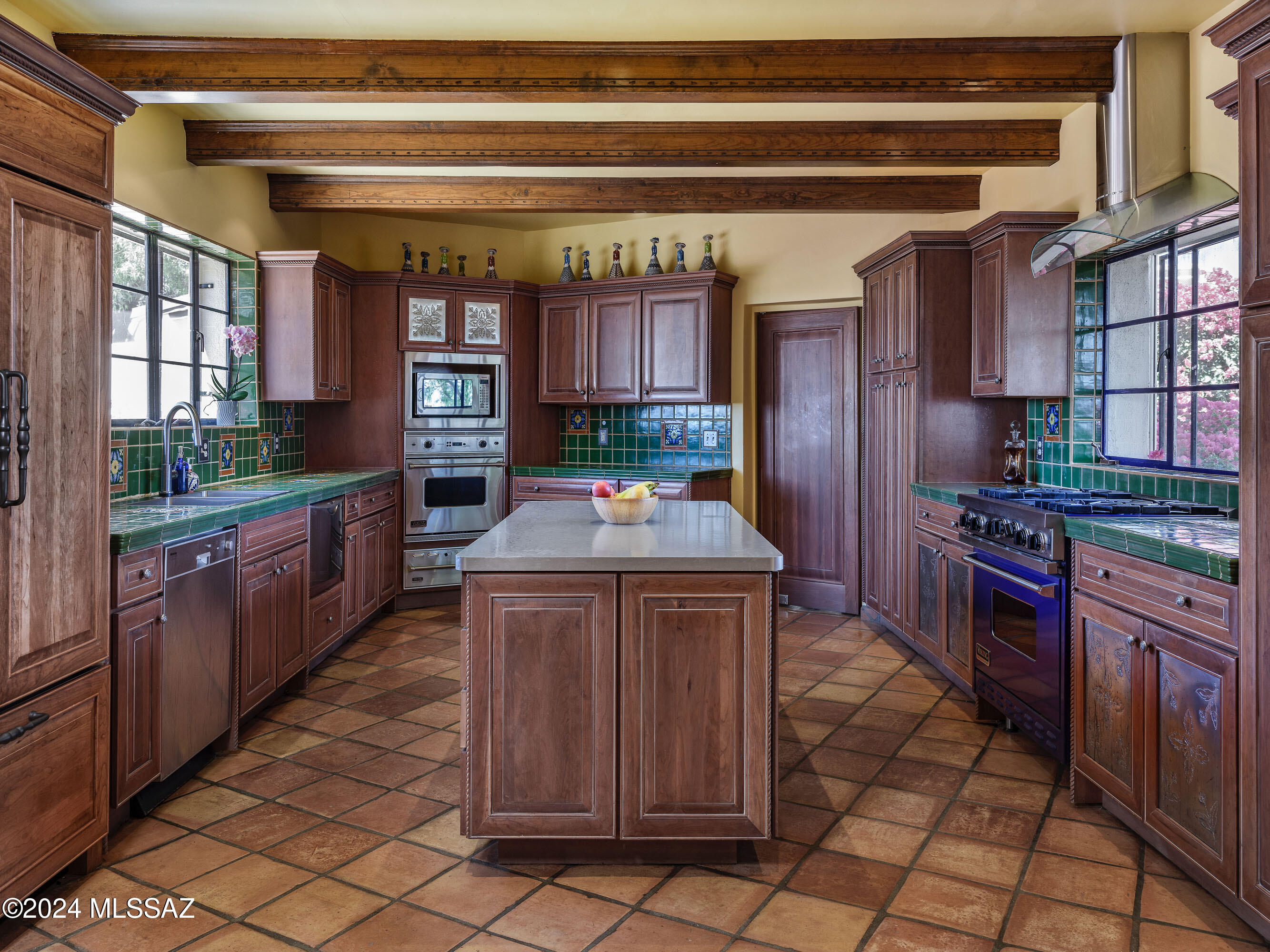 5201 N Hacienda Del Sol Road