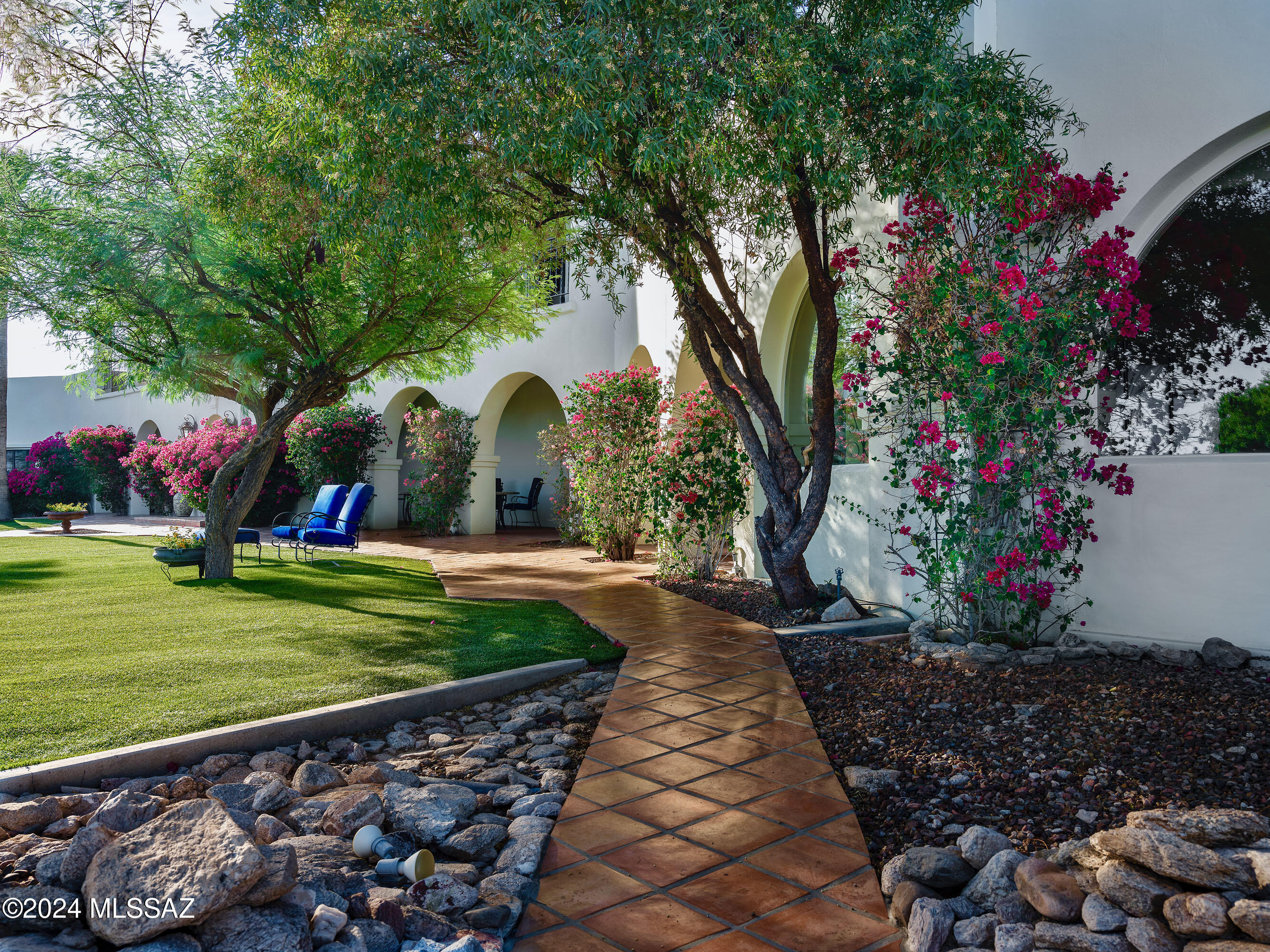 5201 N Hacienda Del Sol Road