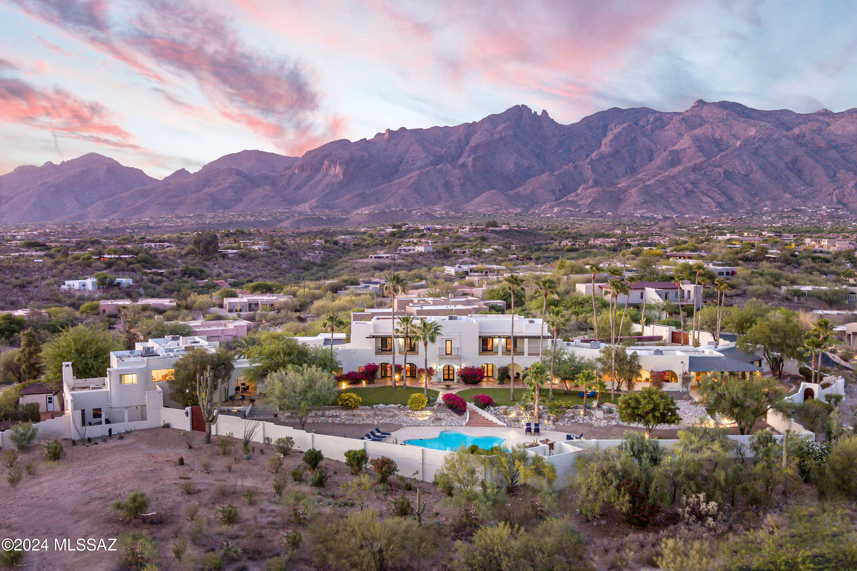 5201 N Hacienda Del Sol Road
